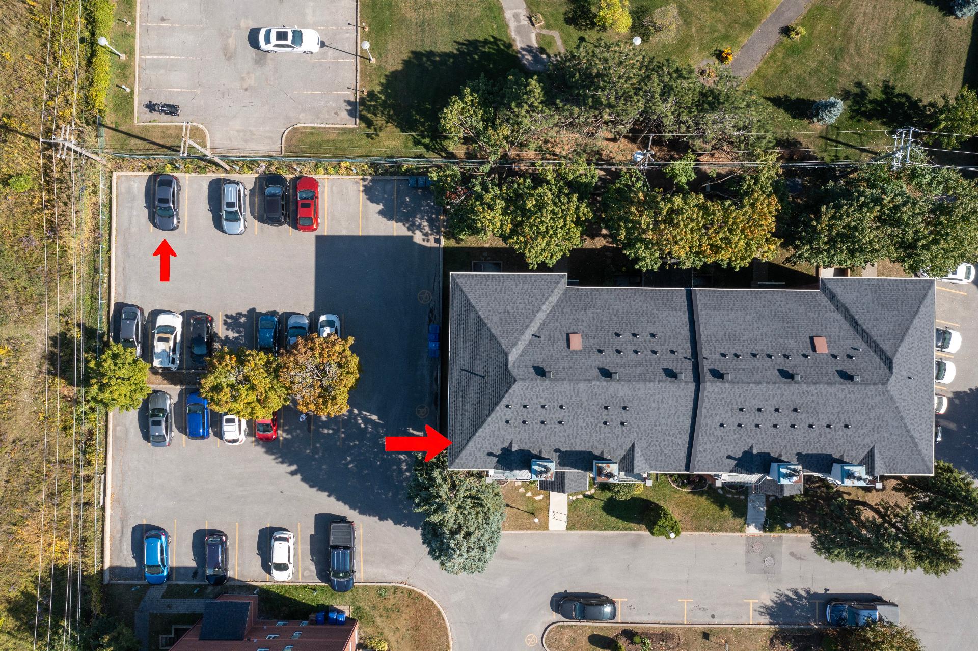 977 Av. St-Charles, Laval (Chomedey), Quebec H7V4A5, 2 Chambres Chambres, 7 Chambres Chambres,1 Salle de bainsSalle de bain,Résidentiel,À vendre,Av. St-Charles,9229949