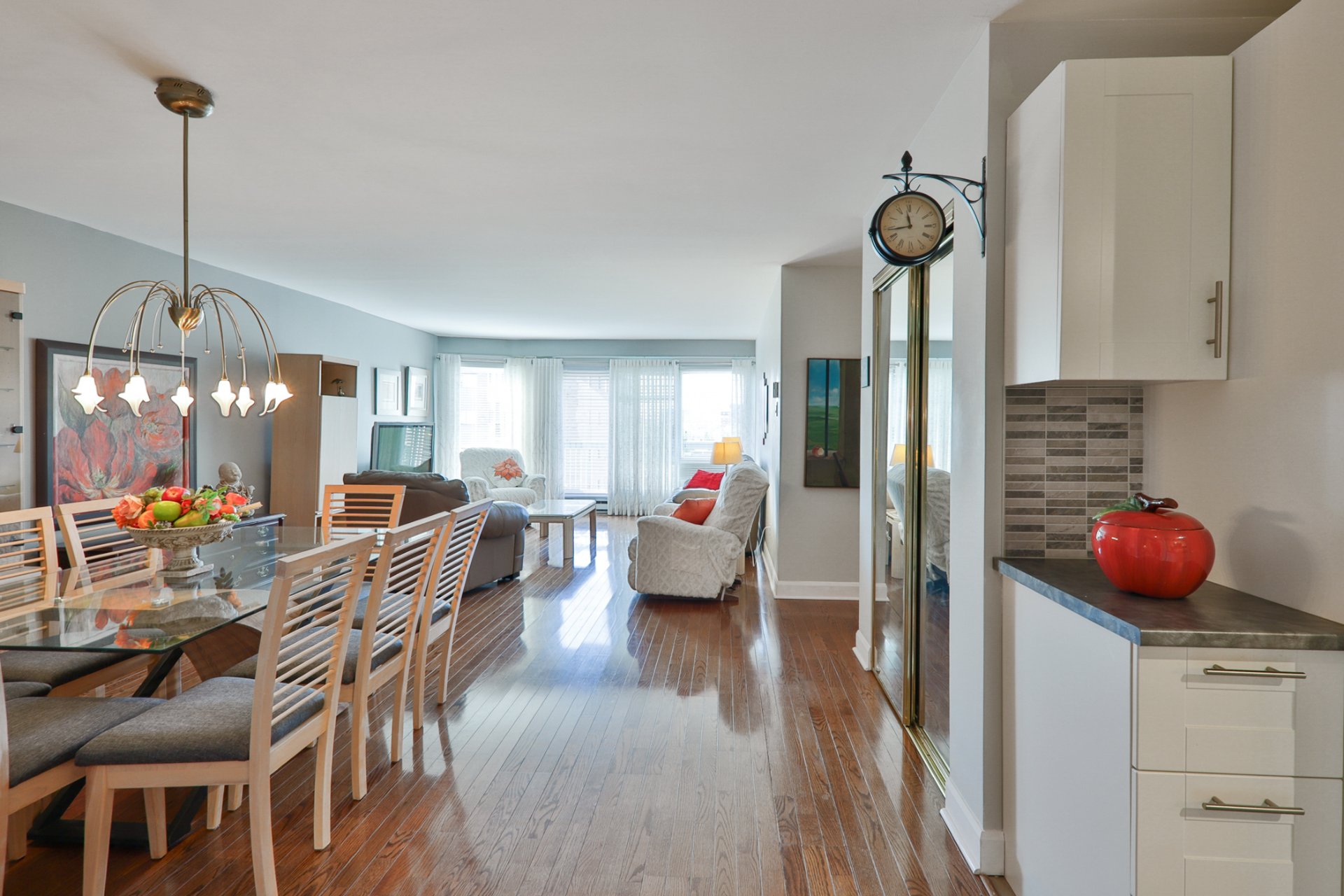 4191 Rue de la Seine, Laval (Chomedey), Quebec H7W2S7, 2 Chambres Chambres, 9 Chambres Chambres,1 Salle de bainsSalle de bain,Résidentiel,À vendre,Rue de la Seine,28252984