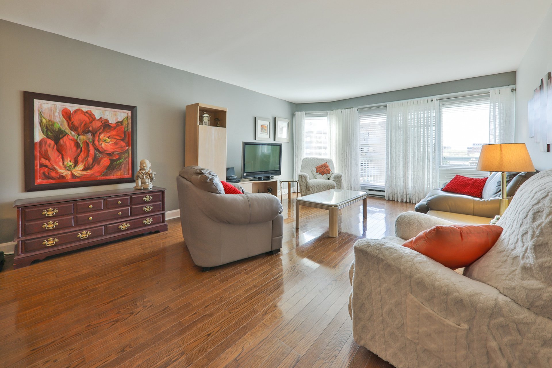 4191 Rue de la Seine, Laval (Chomedey), Quebec H7W2S7, 2 Chambres Chambres, 9 Chambres Chambres,1 Salle de bainsSalle de bain,Résidentiel,À vendre,Rue de la Seine,28252984