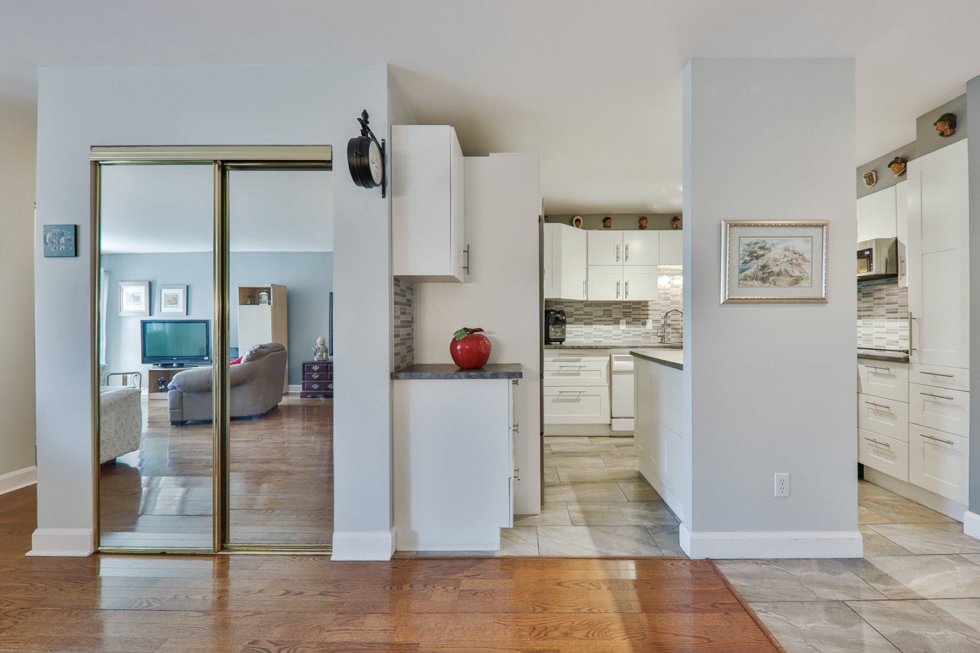 4191 Rue de la Seine, Laval (Chomedey), Quebec H7W2S7, 2 Chambres Chambres, 9 Chambres Chambres,1 Salle de bainsSalle de bain,Résidentiel,À vendre,Rue de la Seine,28252984