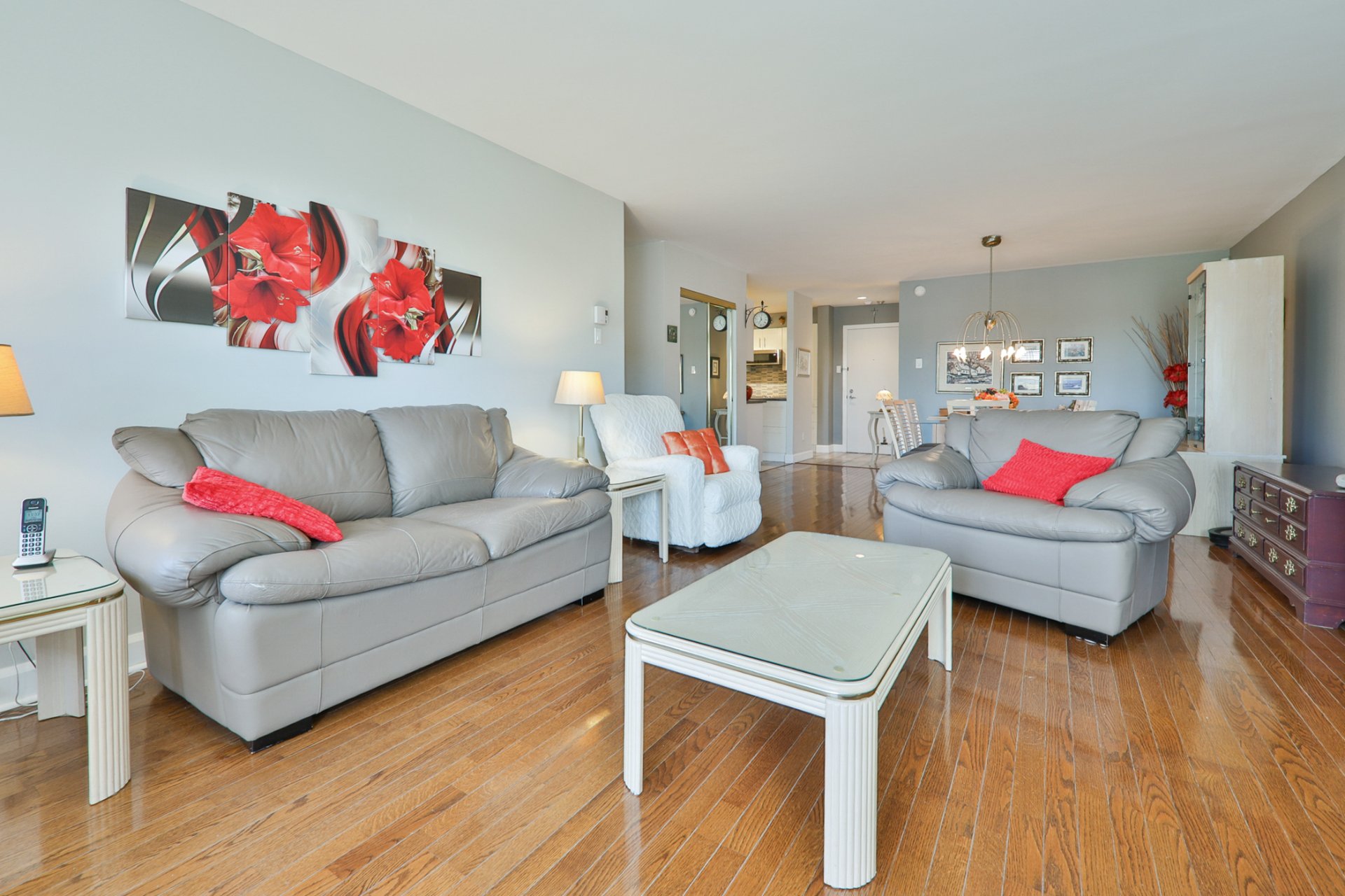 4191 Rue de la Seine, Laval (Chomedey), Quebec H7W2S7, 2 Chambres Chambres, 9 Chambres Chambres,1 Salle de bainsSalle de bain,Résidentiel,À vendre,Rue de la Seine,28252984