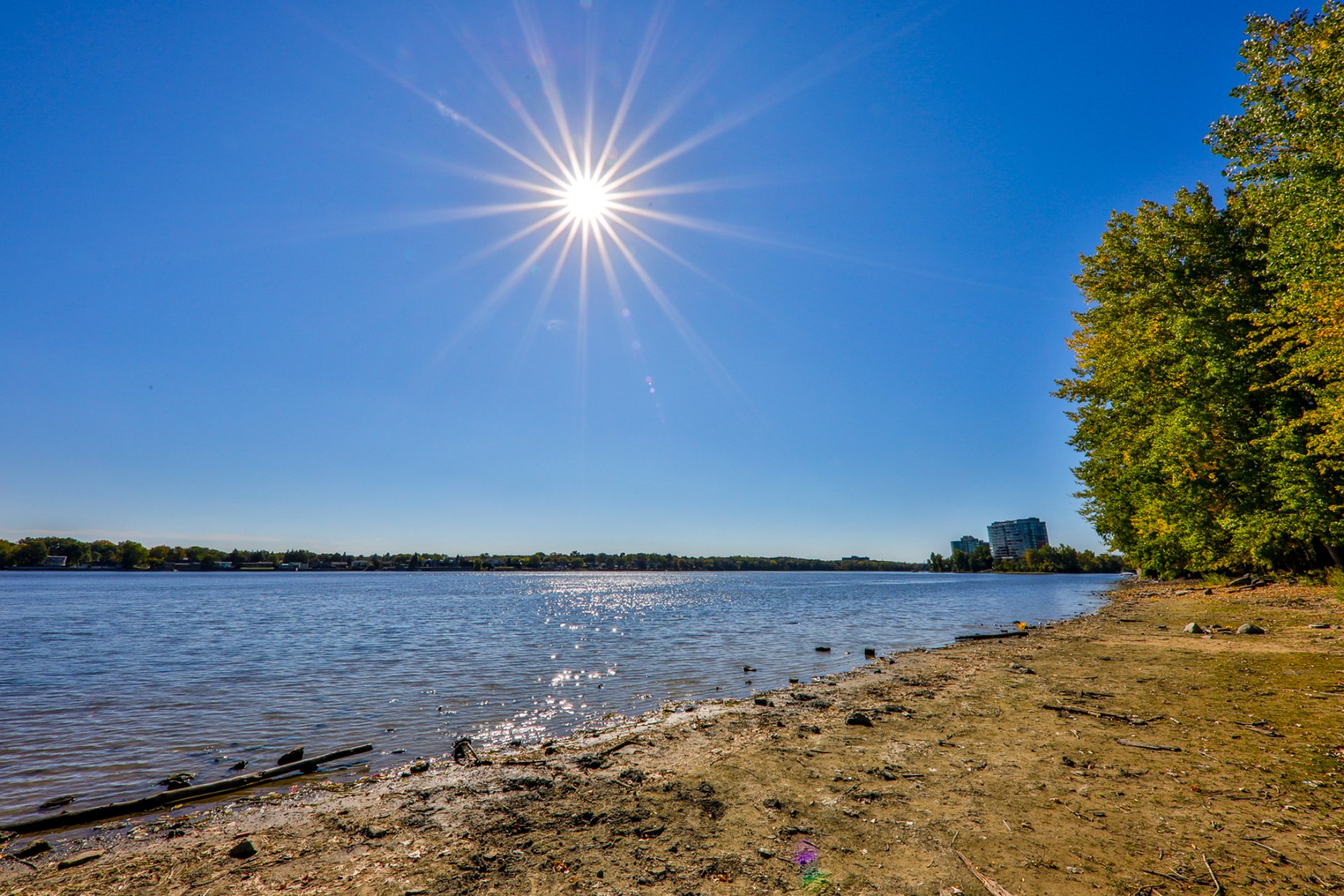 4191 Rue de la Seine, Laval (Chomedey), Quebec H7W2S7, 2 Chambres Chambres, 9 Chambres Chambres,1 Salle de bainsSalle de bain,Résidentiel,À vendre,Rue de la Seine,28252984