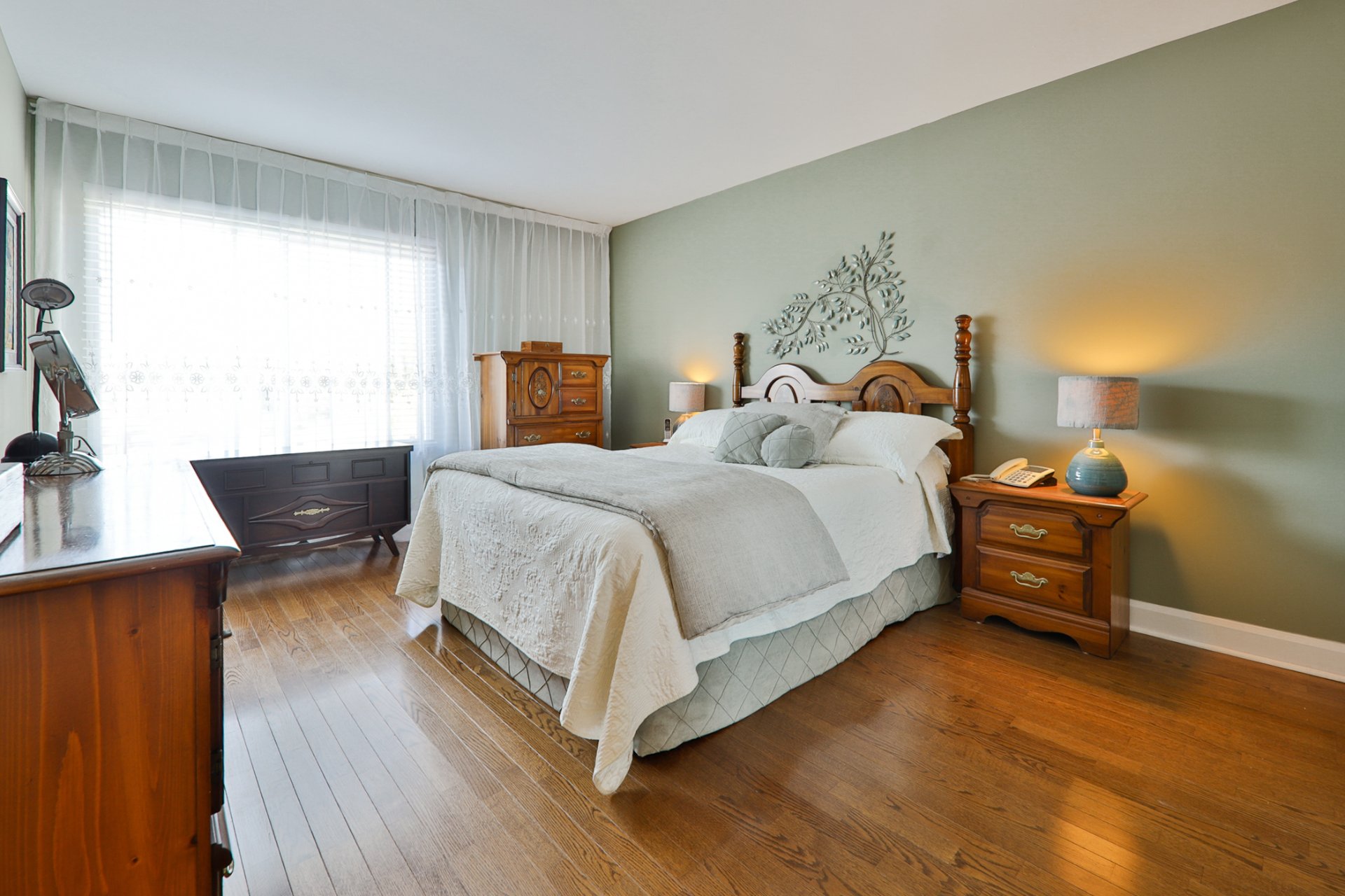 4191 Rue de la Seine, Laval (Chomedey), Quebec H7W2S7, 2 Chambres Chambres, 9 Chambres Chambres,1 Salle de bainsSalle de bain,Résidentiel,À vendre,Rue de la Seine,28252984