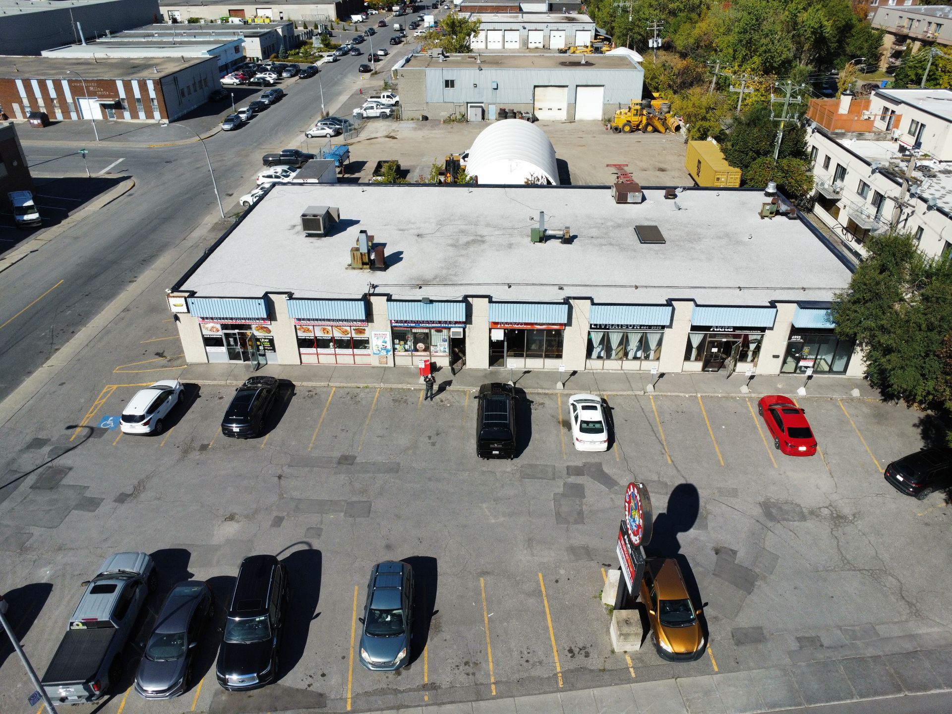 6955 Rue Jarry E. 6995, Montréal (Saint-Léonard), Quebec H1P3B5, ,Commercial,For Sale,Rue Jarry E.,18573622