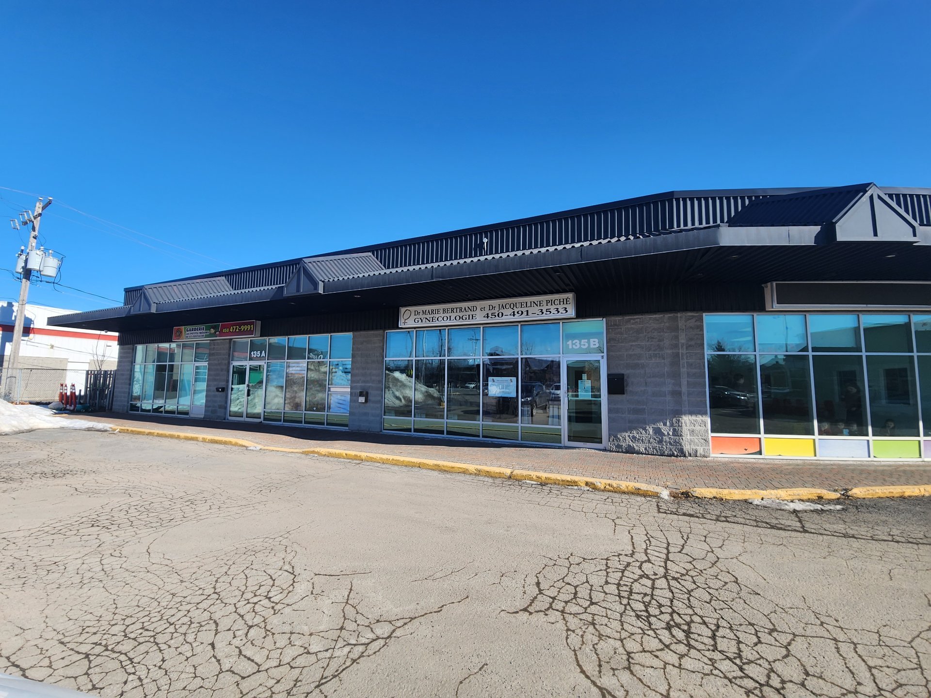 135 25e Avenue, Saint-Eustache, Quebec J7P2V1, ,Commercial,For Rent,25e Avenue,18838803