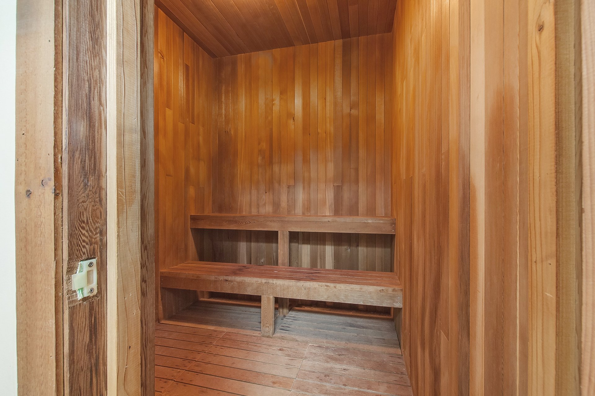 4191 Rue de la Seine, Laval (Chomedey), Quebec H7W2S7, 2 Chambres Chambres, 9 Chambres Chambres,1 Salle de bainsSalle de bain,Résidentiel,À vendre,Rue de la Seine,28252984