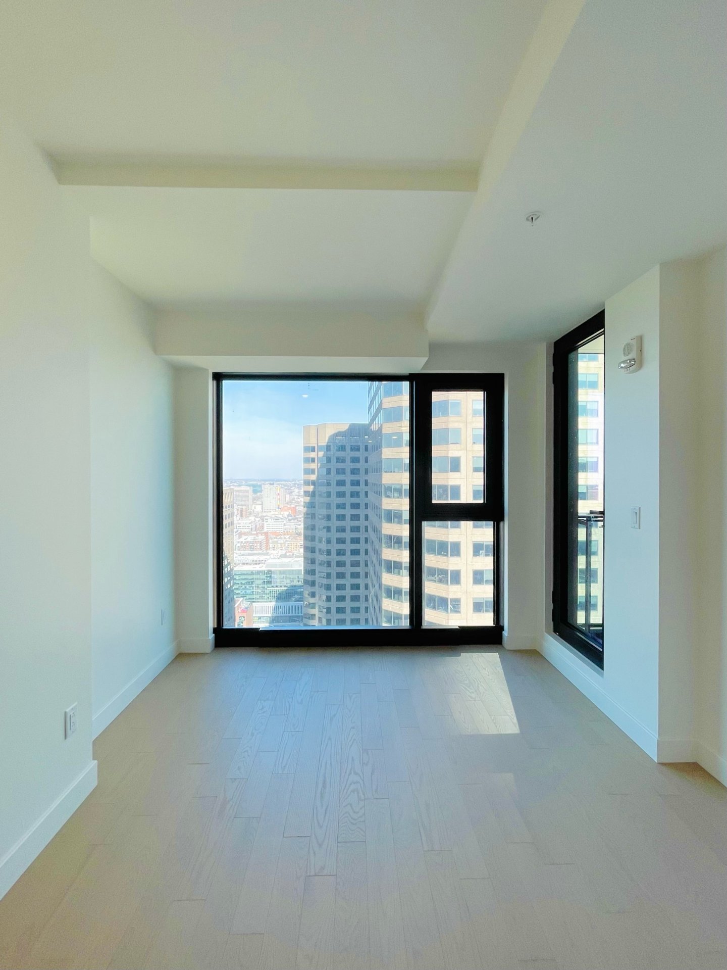 1210 Rue Jeanne-Mance, Montréal (Ville-Marie), Quebec H2X1M1, 3 Rooms Rooms,1 BathroomBathrooms,Residential,For Rent,Rue Jeanne-Mance,14972215