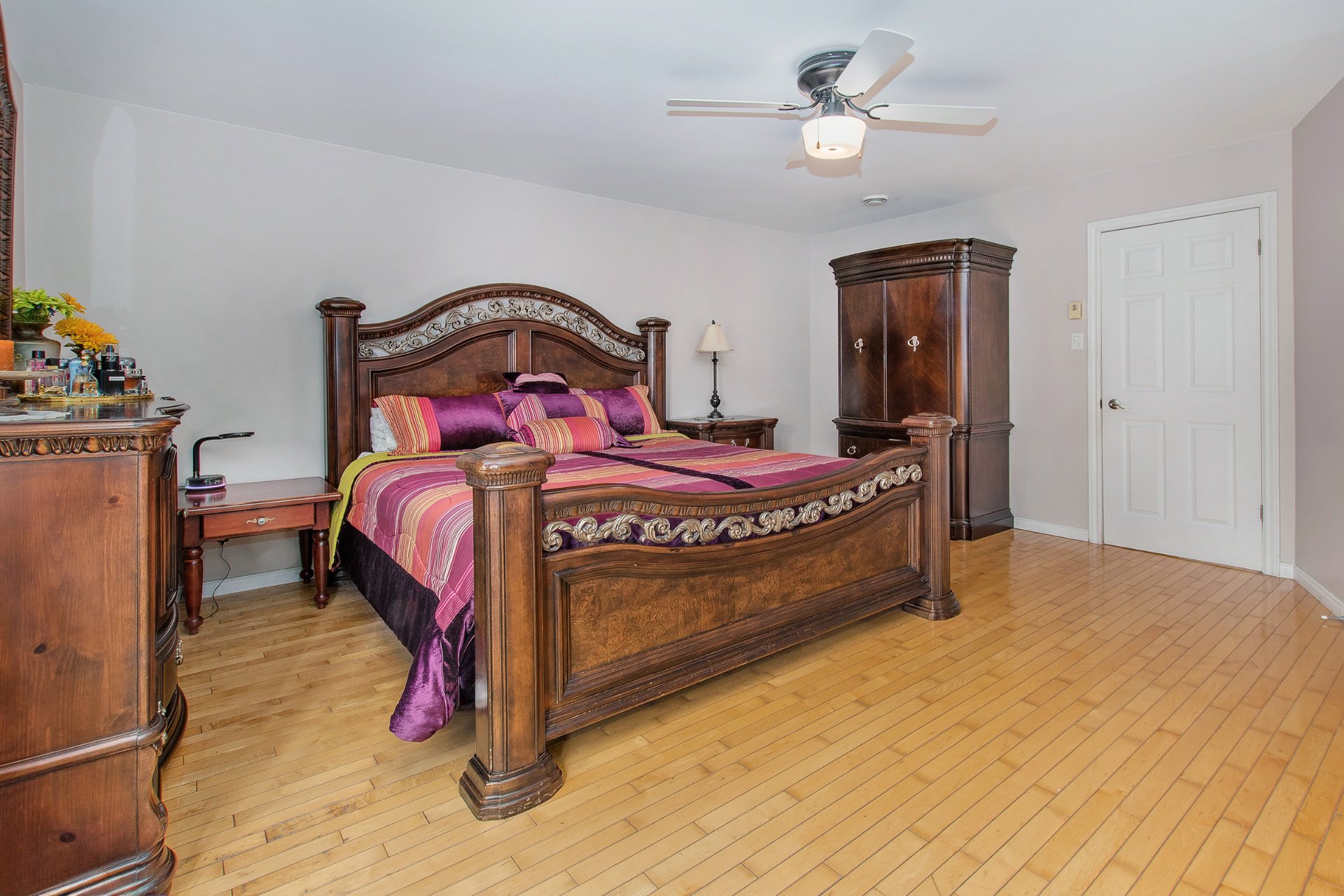 4083 Rue Olivier, Laval (Fabreville), Quebec H7R5X3, 3 Bedrooms Bedrooms, 11 Rooms Rooms,2 BathroomsBathrooms,Residential,For Sale,Rue Olivier,24791529