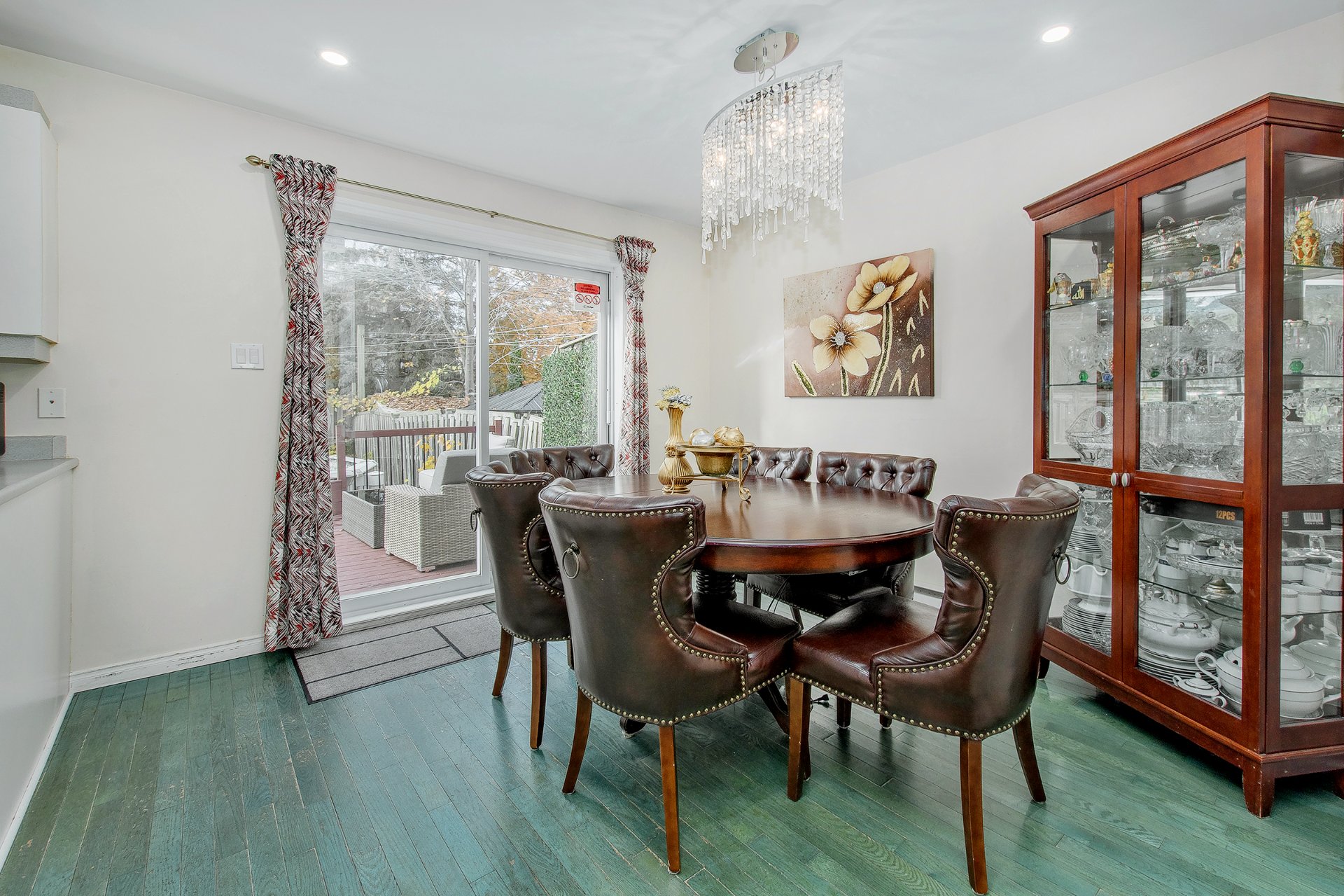 4083 Rue Olivier, Laval (Fabreville), Quebec H7R5X3, 3 Bedrooms Bedrooms, 11 Rooms Rooms,2 BathroomsBathrooms,Residential,For Sale,Rue Olivier,24791529