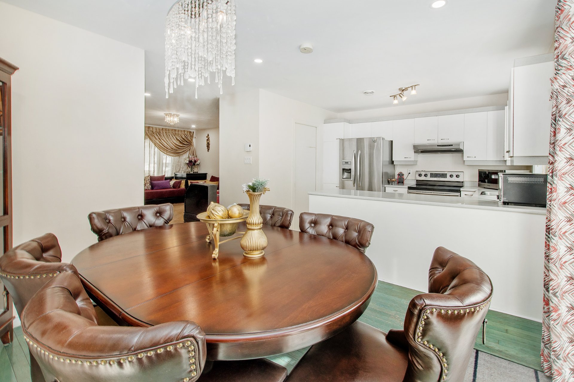 4083 Rue Olivier, Laval (Fabreville), Quebec H7R5X3, 3 Bedrooms Bedrooms, 11 Rooms Rooms,2 BathroomsBathrooms,Residential,For Sale,Rue Olivier,24791529