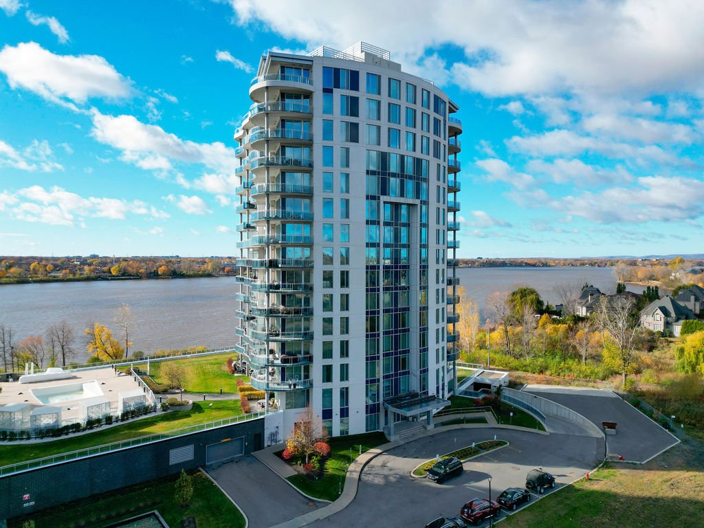 275 Rue Étienne-Lavoie, Laval (Sainte-Dorothée), Quebec H7X0E4, 2 Bedrooms Bedrooms, 12 Rooms Rooms,2 BathroomsBathrooms,Residential,For Sale,Rue Étienne-Lavoie,10561697