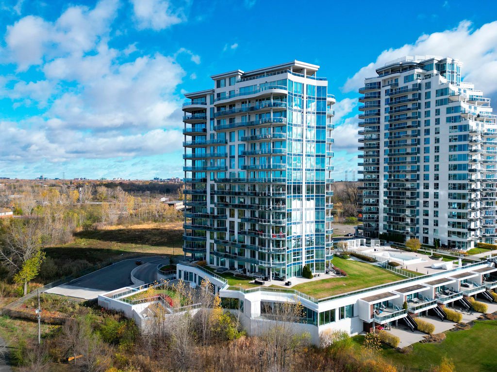 275 Rue Étienne-Lavoie, Laval (Sainte-Dorothée), Quebec H7X0E4, 2 Bedrooms Bedrooms, 12 Rooms Rooms,2 BathroomsBathrooms,Residential,For Sale,Rue Étienne-Lavoie,10561697