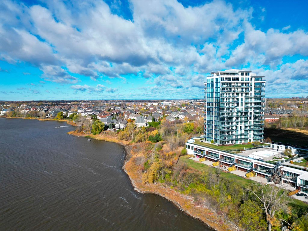 275 Rue Étienne-Lavoie, Laval (Sainte-Dorothée), Quebec H7X0E4, 2 Bedrooms Bedrooms, 12 Rooms Rooms,2 BathroomsBathrooms,Residential,For Sale,Rue Étienne-Lavoie,10561697