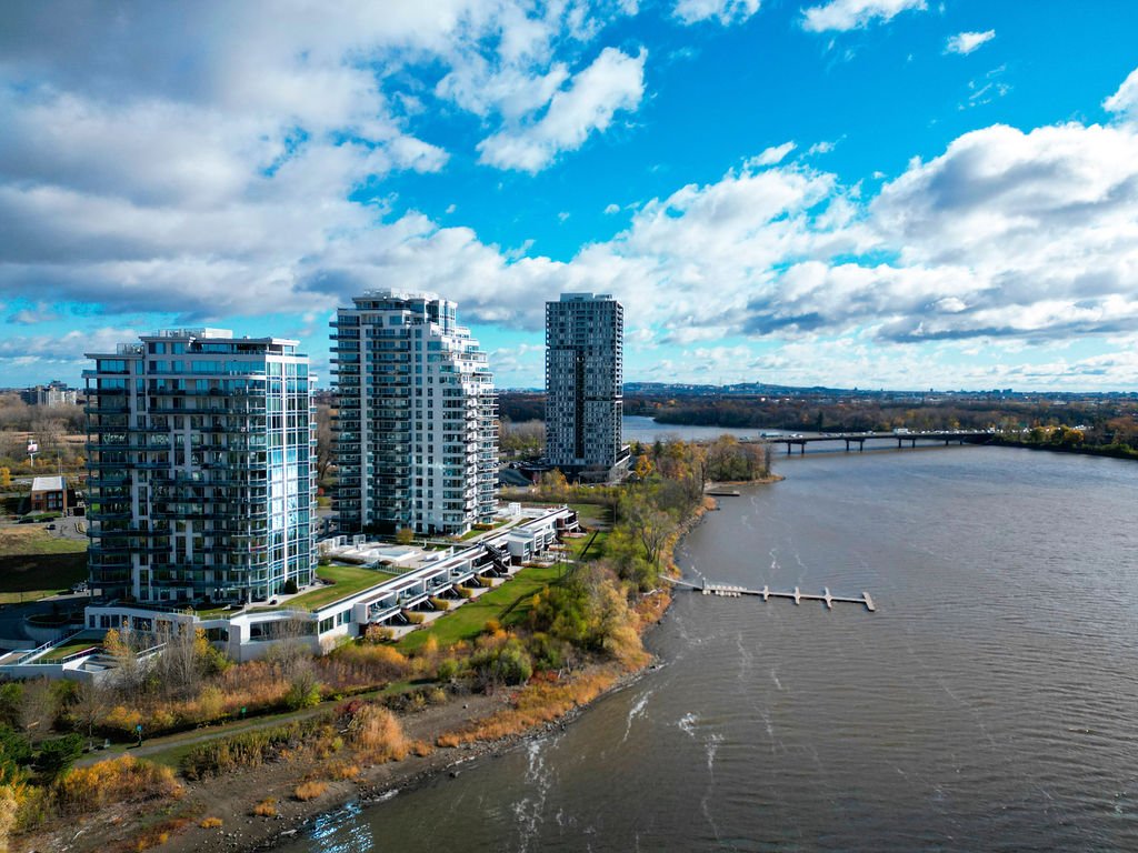 275 Rue Étienne-Lavoie, Laval (Sainte-Dorothée), Quebec H7X0E4, 2 Bedrooms Bedrooms, 12 Rooms Rooms,2 BathroomsBathrooms,Residential,For Sale,Rue Étienne-Lavoie,10561697