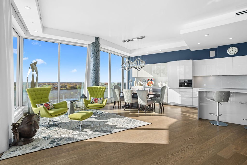 275 Rue Étienne-Lavoie, Laval (Sainte-Dorothée), Quebec H7X0E4, 2 Bedrooms Bedrooms, 12 Rooms Rooms,2 BathroomsBathrooms,Residential,For Sale,Rue Étienne-Lavoie,10561697