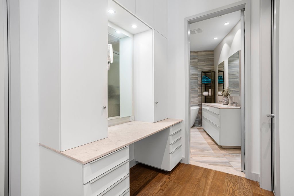 275 Rue Étienne-Lavoie, Laval (Sainte-Dorothée), Quebec H7X0E4, 2 Bedrooms Bedrooms, 12 Rooms Rooms,2 BathroomsBathrooms,Residential,For Sale,Rue Étienne-Lavoie,10561697