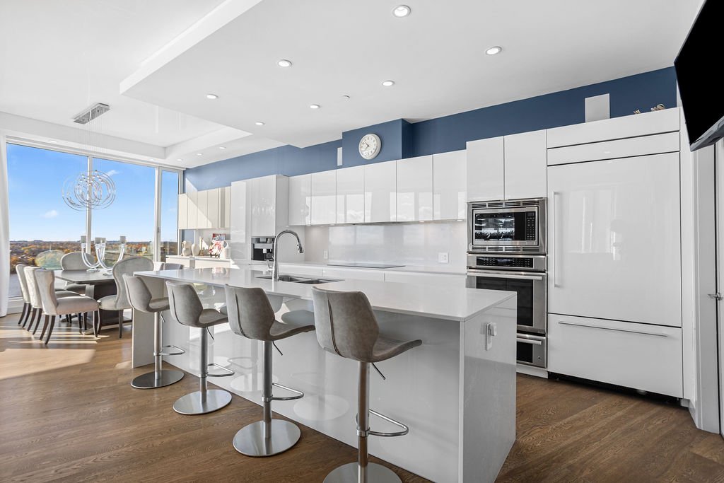 275 Rue Étienne-Lavoie, Laval (Sainte-Dorothée), Quebec H7X0E4, 2 Bedrooms Bedrooms, 12 Rooms Rooms,2 BathroomsBathrooms,Residential,For Sale,Rue Étienne-Lavoie,10561697