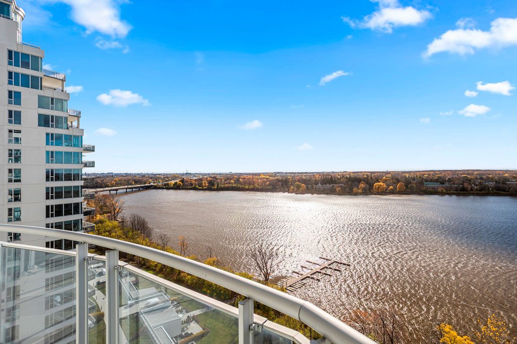 275 Rue Étienne-Lavoie, Laval (Sainte-Dorothée), Quebec H7X0E4, 2 Bedrooms Bedrooms, 12 Rooms Rooms,2 BathroomsBathrooms,Residential,For Sale,Rue Étienne-Lavoie,10561697