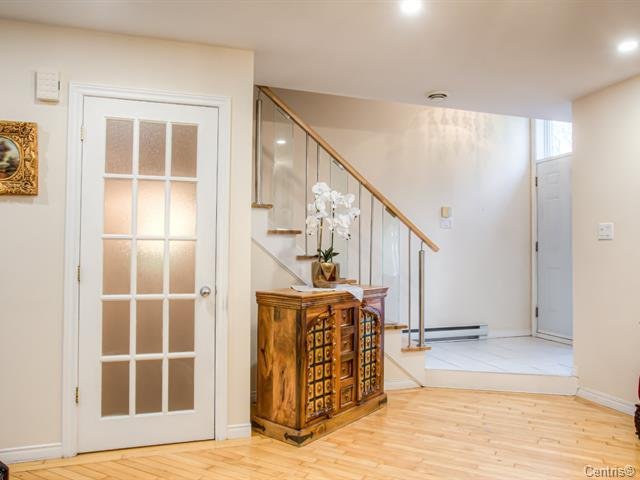 4083 Rue Olivier, Laval (Fabreville), Quebec H7R5X3, 3 Bedrooms Bedrooms, 11 Rooms Rooms,2 BathroomsBathrooms,Residential,For Sale,Rue Olivier,24791529