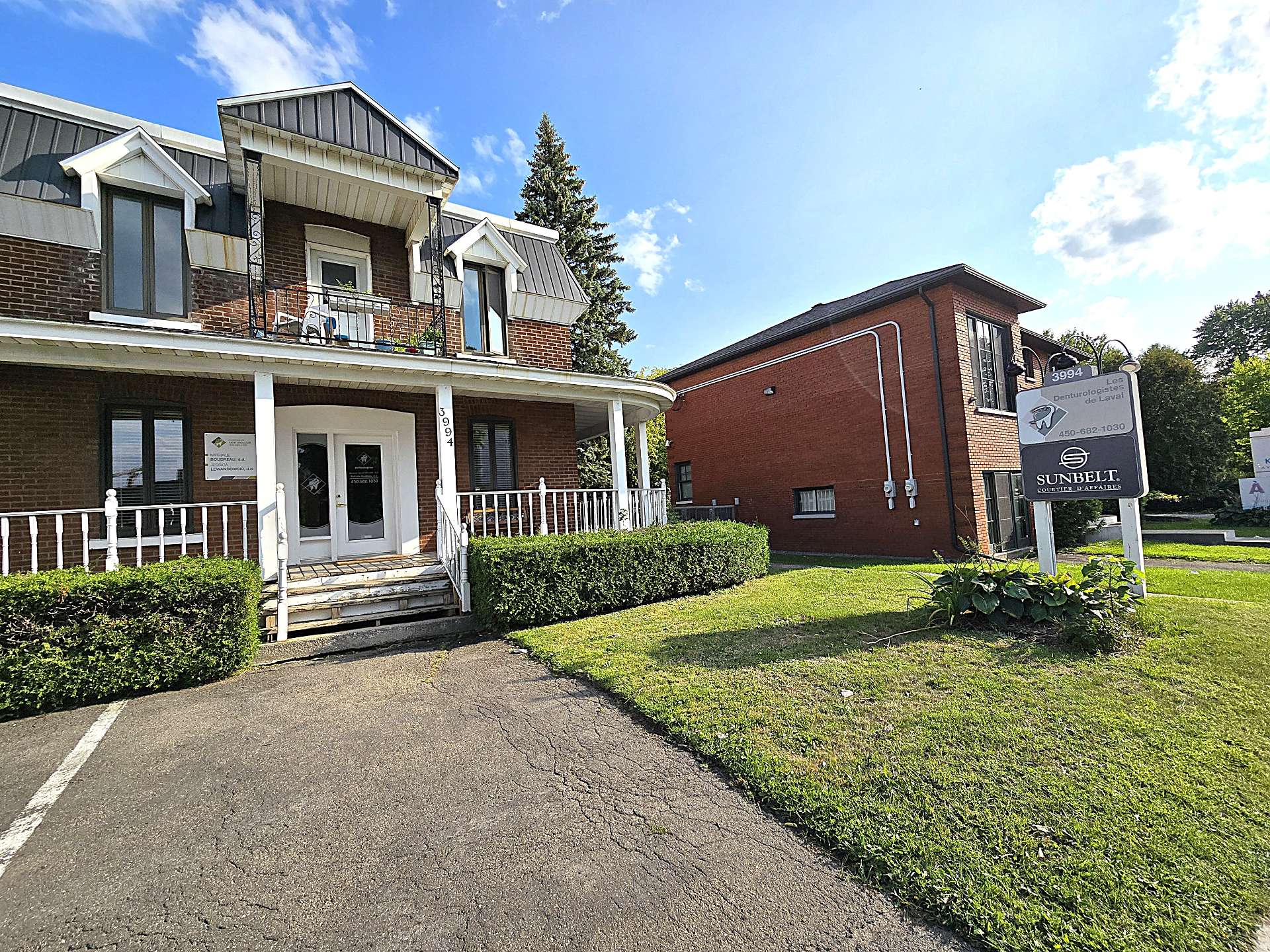 3994A Boul. St-Martin O., Laval (Chomedey), Quebec H7T1B8, ,Revenue property,For Sale,Boul. St-Martin O.,28182268