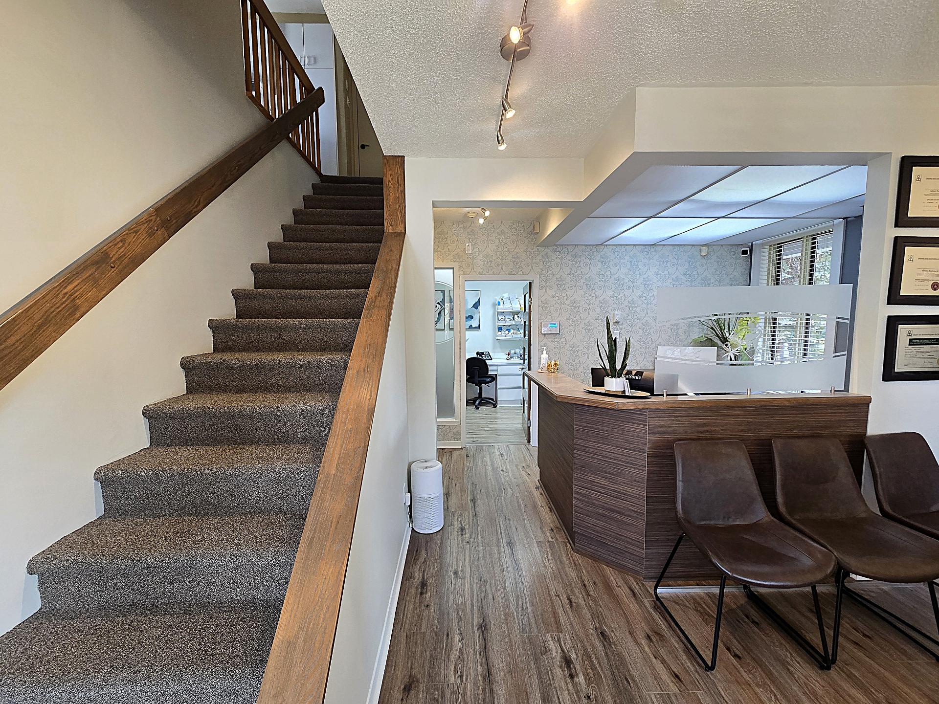 3994A Boul. St-Martin O., Laval (Chomedey), Quebec H7T1B8, ,Revenue property,For Sale,Boul. St-Martin O.,28182268