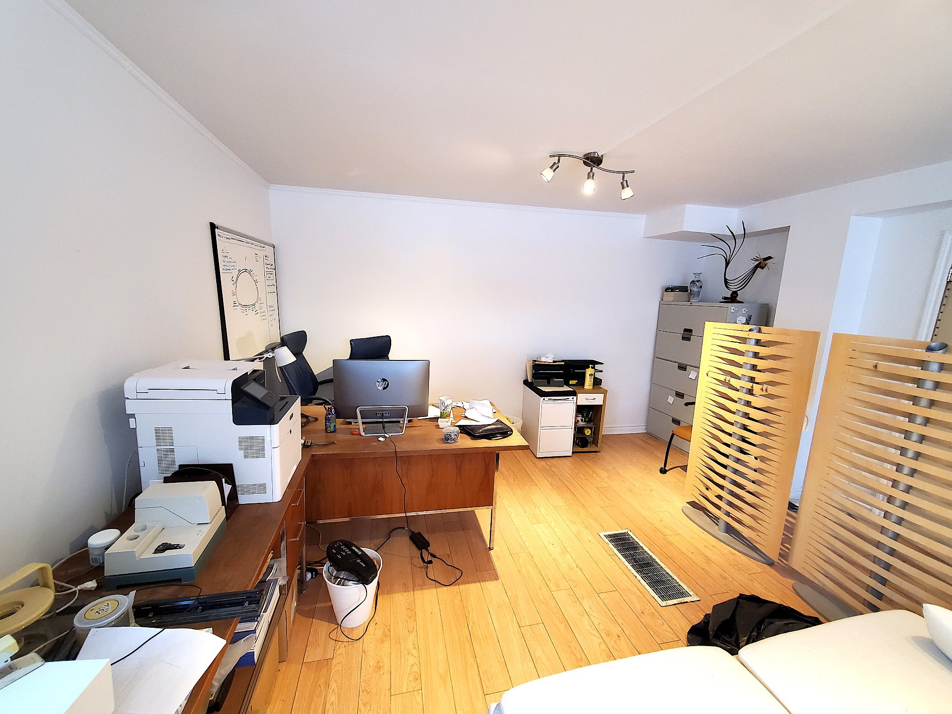 3994A Boul. St-Martin O., Laval (Chomedey), Quebec H7T1B8, ,Revenue property,For Sale,Boul. St-Martin O.,28182268