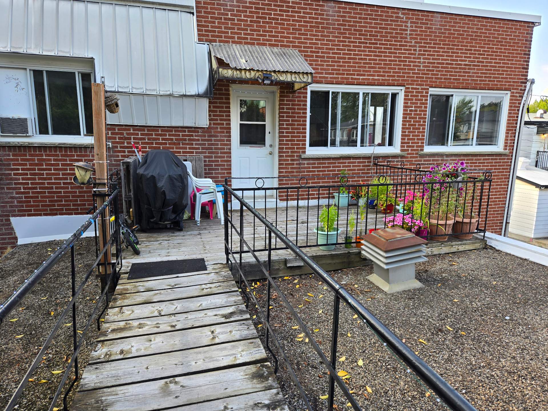 3994A Boul. St-Martin O., Laval (Chomedey), Quebec H7T1B8, ,Revenue property,For Sale,Boul. St-Martin O.,28182268