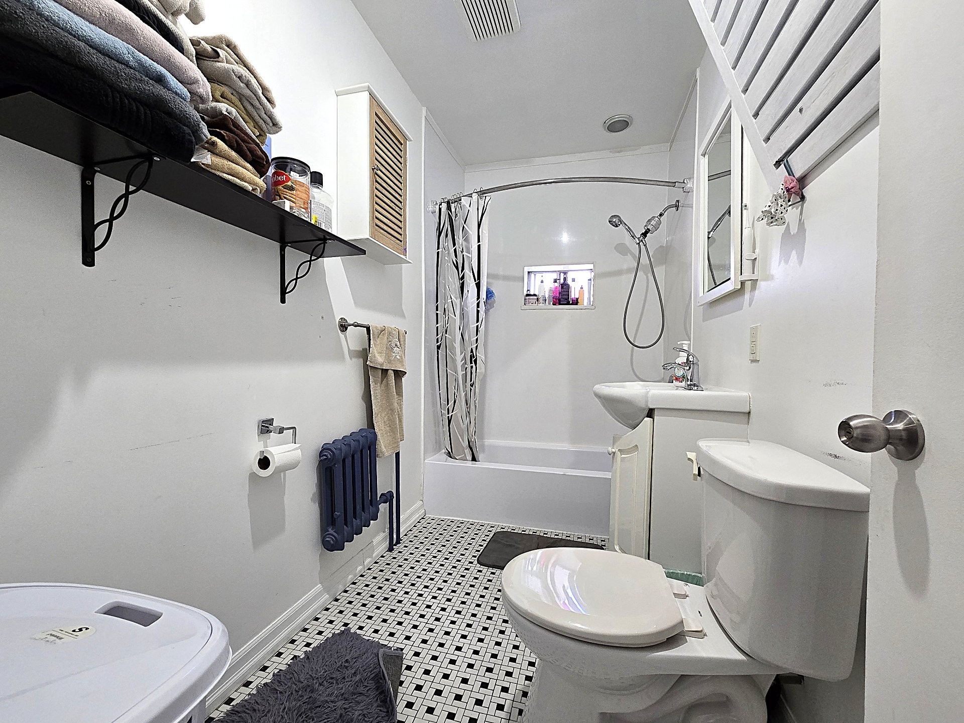 3994A Boul. St-Martin O., Laval (Chomedey), Quebec H7T1B8, ,Revenue property,For Sale,Boul. St-Martin O.,28182268