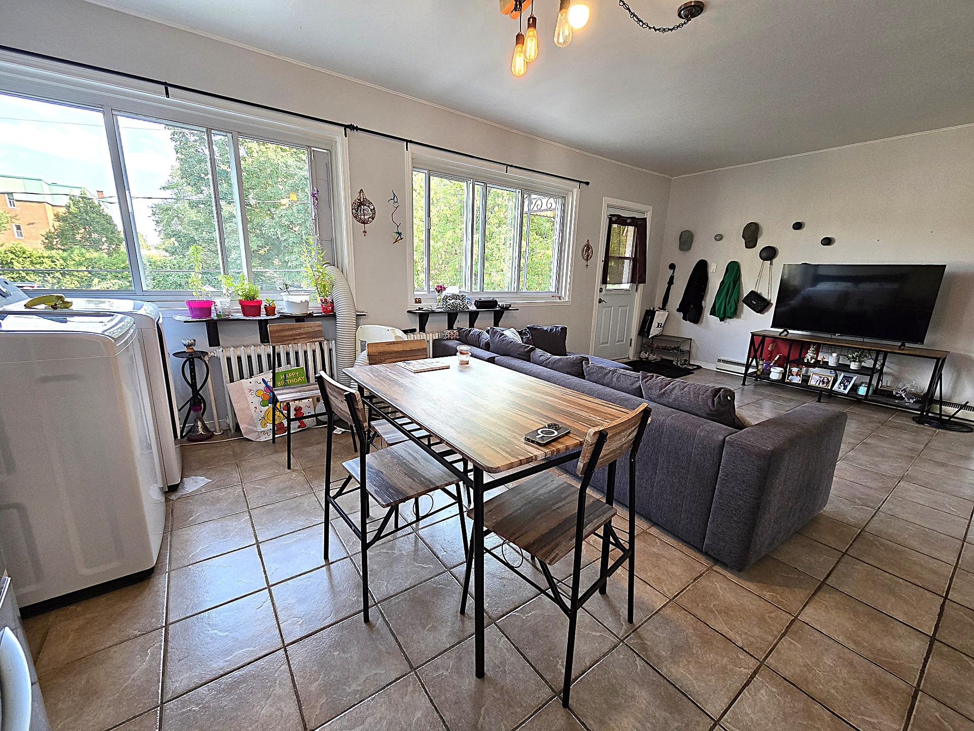 3994A Boul. St-Martin O., Laval (Chomedey), Quebec H7T1B8, ,Revenue property,For Sale,Boul. St-Martin O.,28182268