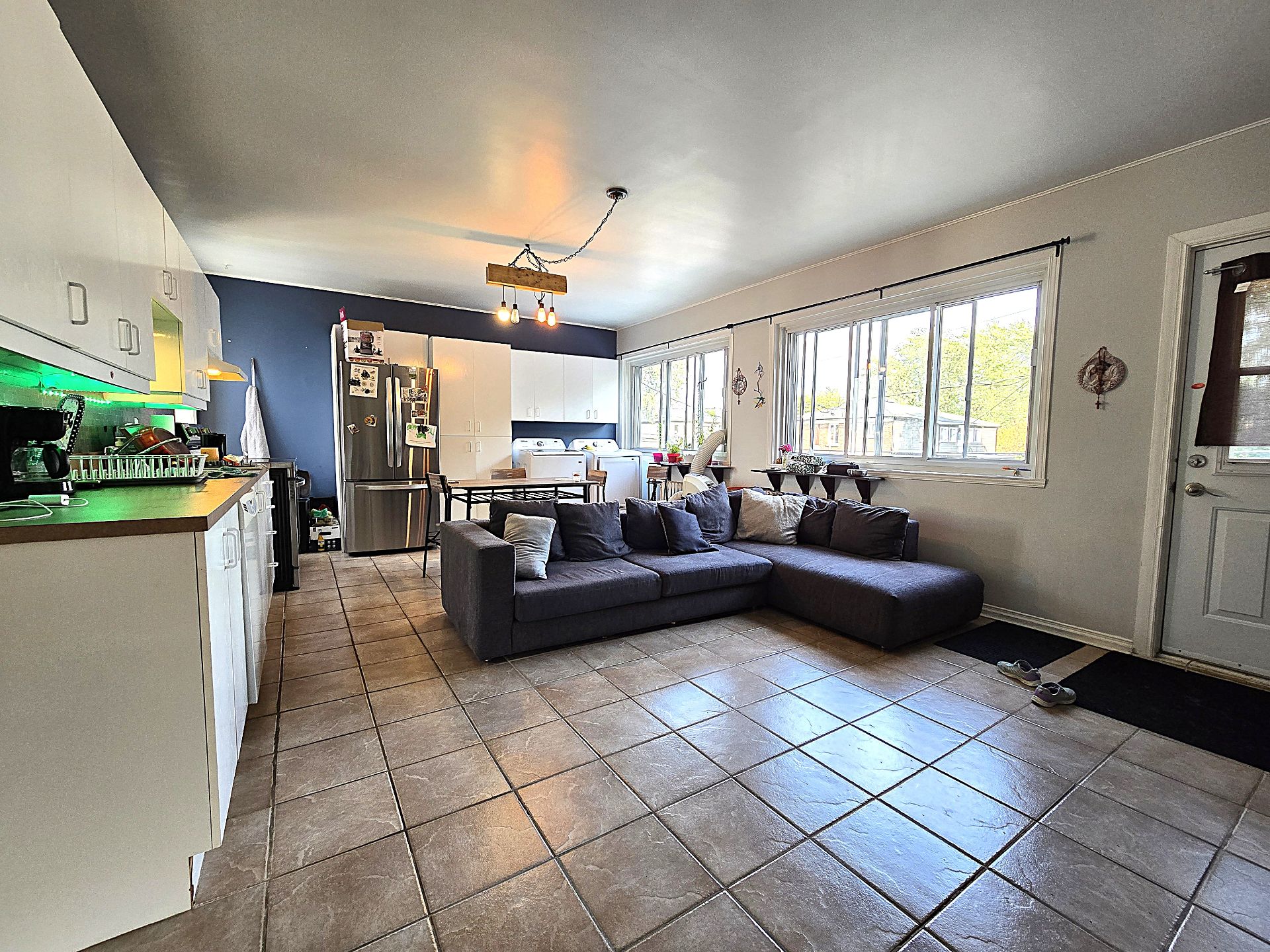 3994A Boul. St-Martin O., Laval (Chomedey), Quebec H7T1B8, ,Revenue property,For Sale,Boul. St-Martin O.,28182268