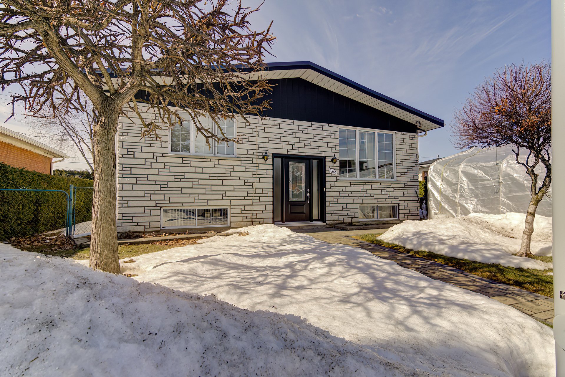 1560 Rue Trépanier, Laval (Chomedey), Quebec H7W3G7, 6 Bedrooms Bedrooms, 14 Rooms Rooms,2 BathroomsBathrooms,Residential,For Sale,Rue Trépanier,21346560