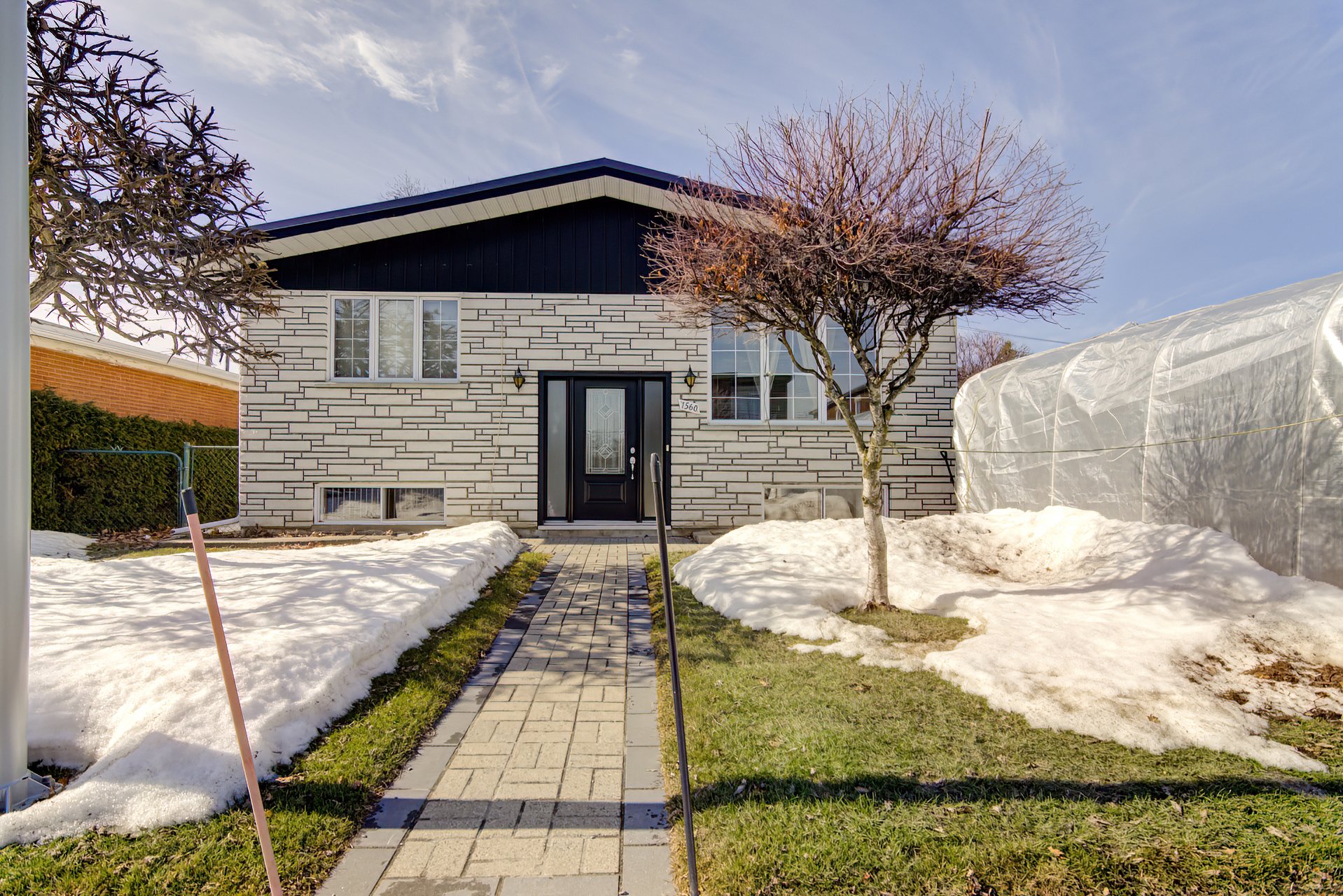 1560 Rue Trépanier, Laval (Chomedey), Quebec H7W3G7, 6 Bedrooms Bedrooms, 14 Rooms Rooms,2 BathroomsBathrooms,Residential,For Sale,Rue Trépanier,21346560