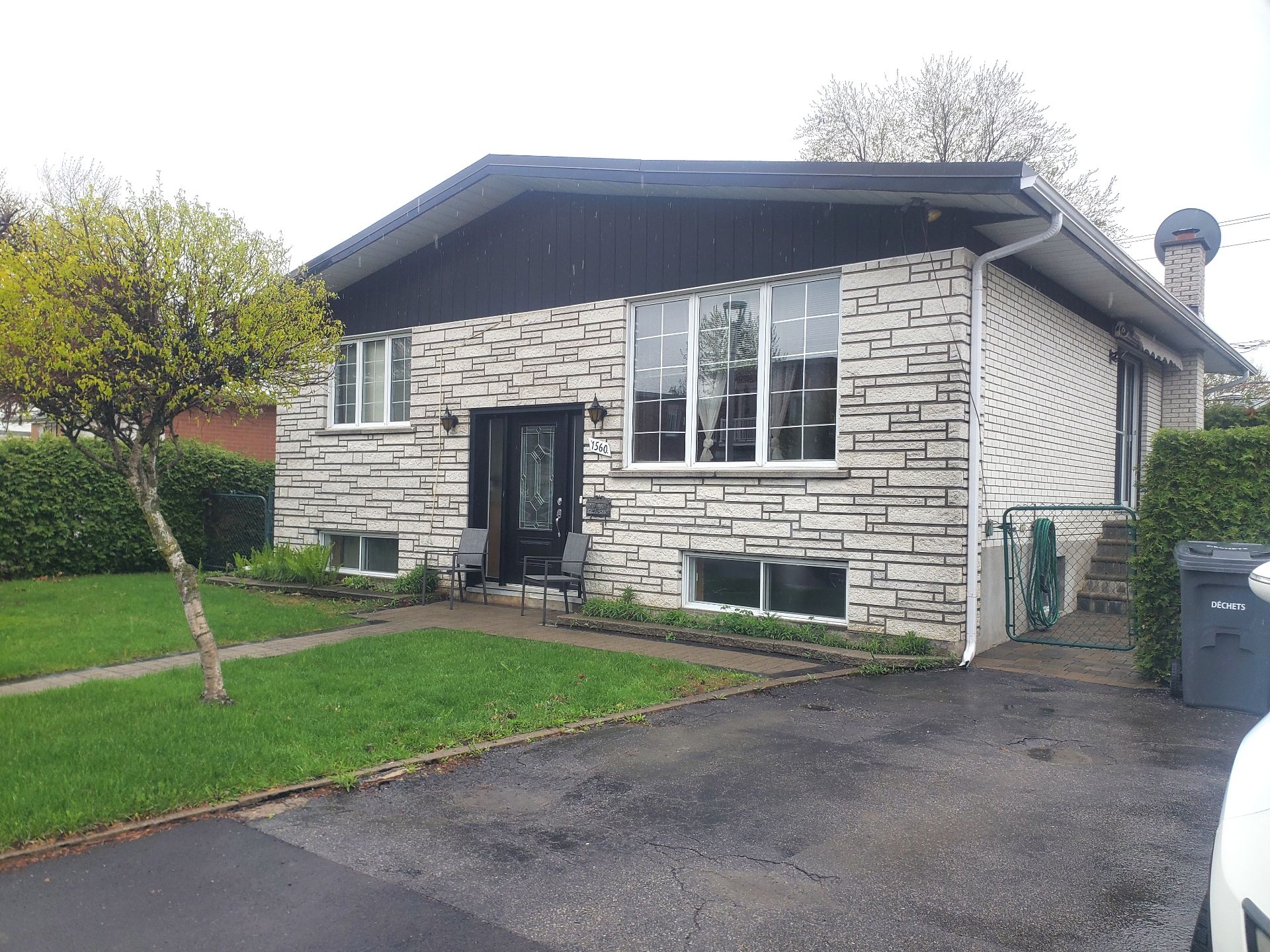 1560 Rue Trépanier, Laval (Chomedey), Quebec H7W3G7, 6 Bedrooms Bedrooms, 14 Rooms Rooms,2 BathroomsBathrooms,Residential,For Sale,Rue Trépanier,21346560