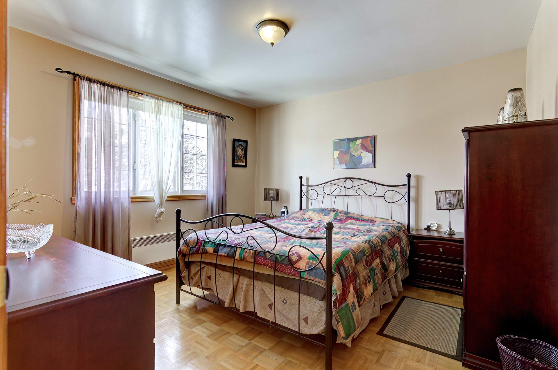 1560 Rue Trépanier, Laval (Chomedey), Quebec H7W3G7, 6 Bedrooms Bedrooms, 14 Rooms Rooms,2 BathroomsBathrooms,Residential,For Sale,Rue Trépanier,21346560