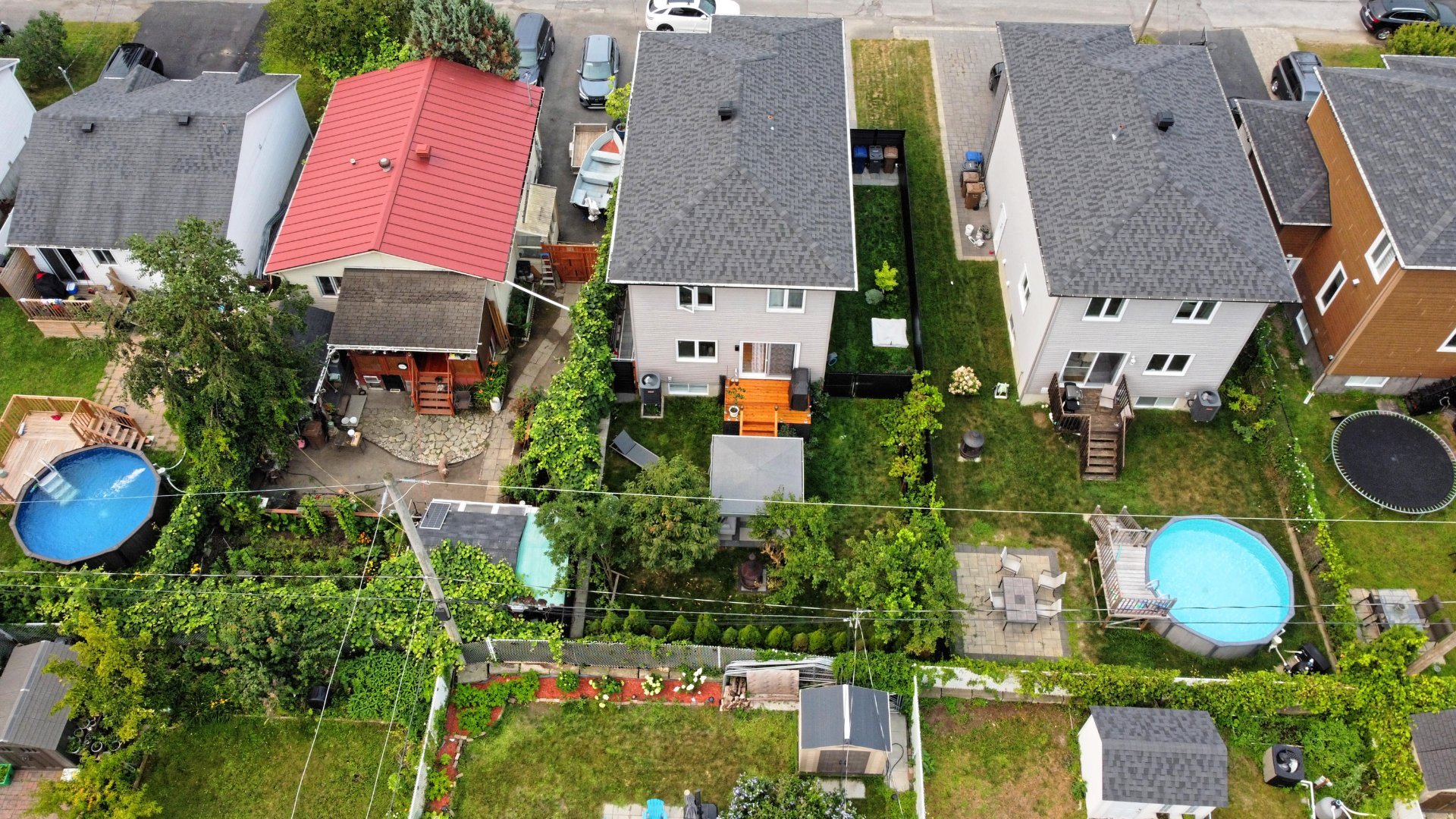 615 4e Avenue, Laval (Fabreville), Quebec H7R4K2, 3 Bedrooms Bedrooms, 12 Rooms Rooms,2 BathroomsBathrooms,Residential,For Sale,4e Avenue,16498129