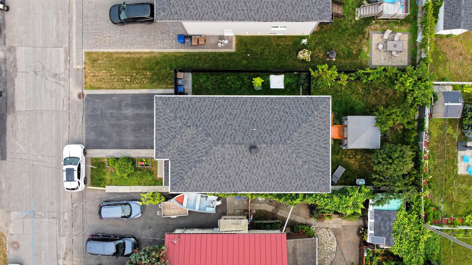 615 4e Avenue, Laval (Fabreville), Quebec H7R4K2, 3 Bedrooms Bedrooms, 12 Rooms Rooms,2 BathroomsBathrooms,Residential,For Sale,4e Avenue,16498129