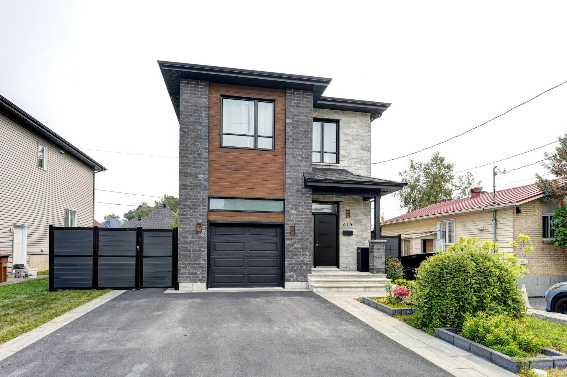 615 4e Avenue, Laval (Fabreville), Quebec H7R4K2, 3 Bedrooms Bedrooms, 12 Rooms Rooms,2 BathroomsBathrooms,Residential,For Sale,4e Avenue,16498129