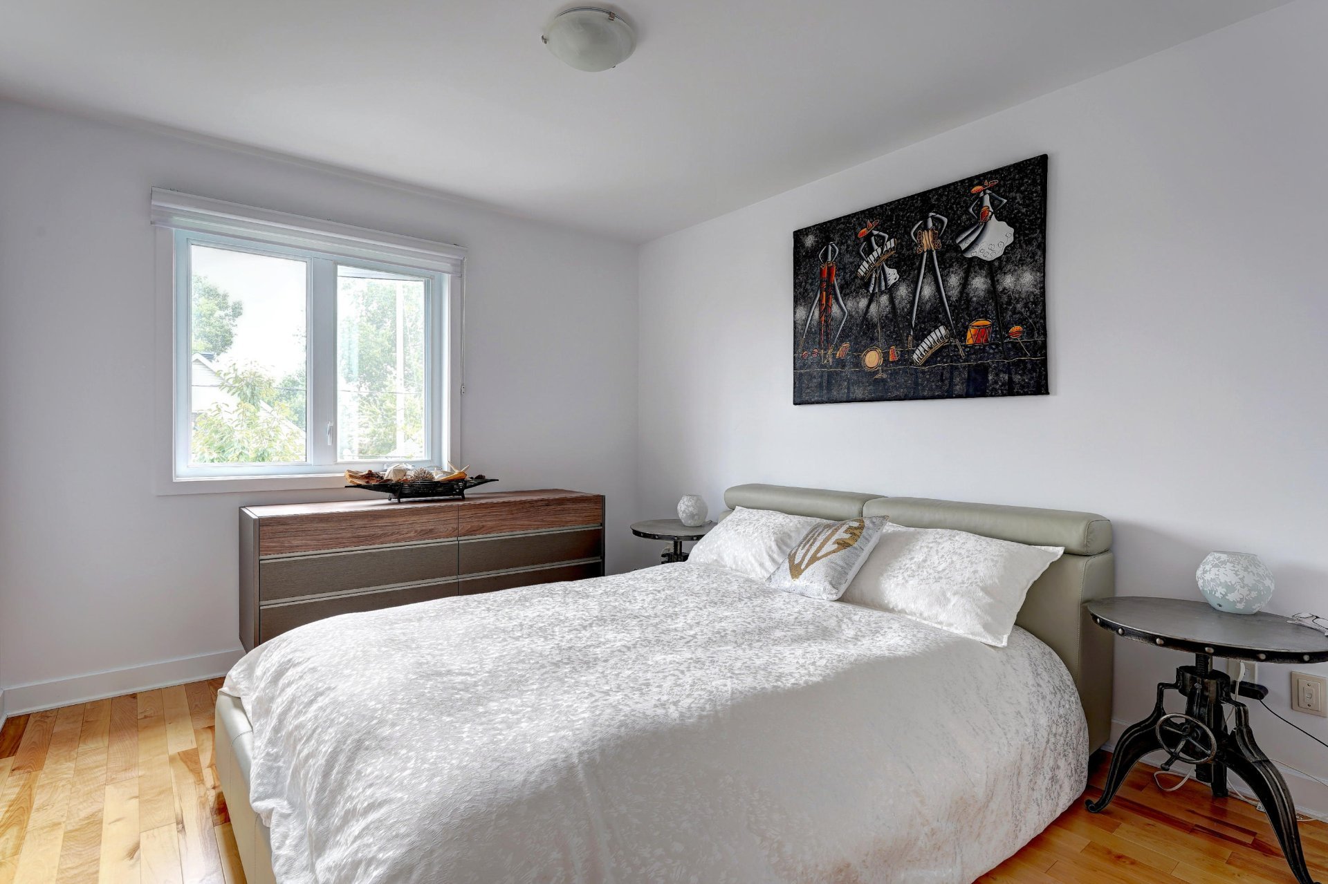 615 4e Avenue, Laval (Fabreville), Quebec H7R4K2, 3 Bedrooms Bedrooms, 12 Rooms Rooms,2 BathroomsBathrooms,Residential,For Sale,4e Avenue,16498129