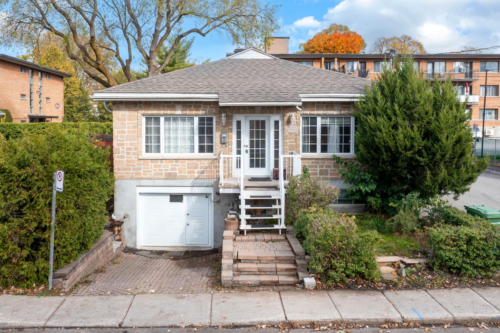 12055 Av. Éthier, Montréal (Montréal-Nord), Quebec H1H3H8, 2 Chambres Chambres, 11 Chambres Chambres,2 Salle de bainSalle de bain,Résidentiel,À vendre,Av. Éthier,27301037