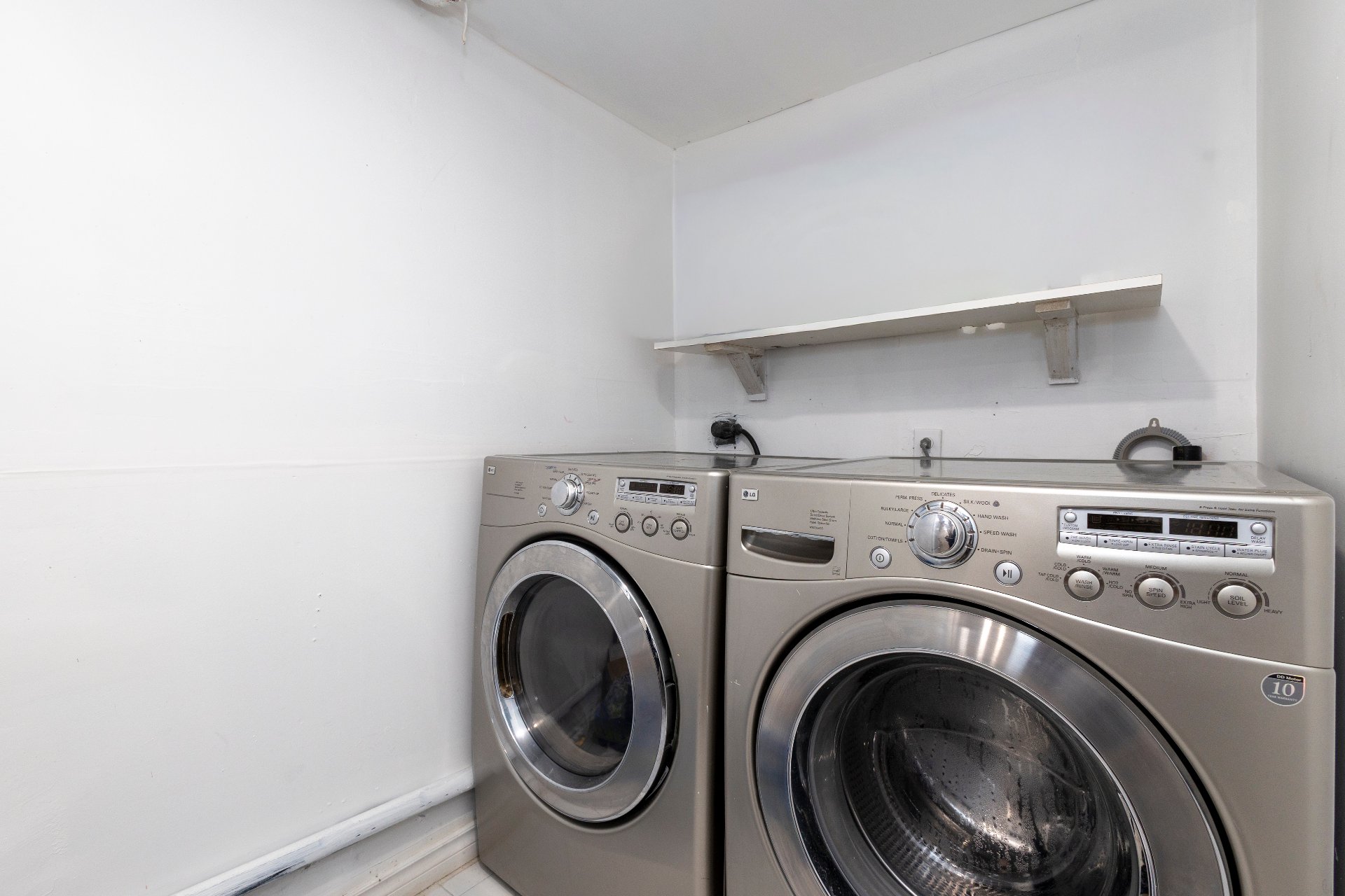 12055 Av. Éthier, Montréal (Montréal-Nord), Quebec H1H3H8, 2 Chambres Chambres, 11 Chambres Chambres,2 Salle de bainSalle de bain,Résidentiel,À vendre,Av. Éthier,27301037