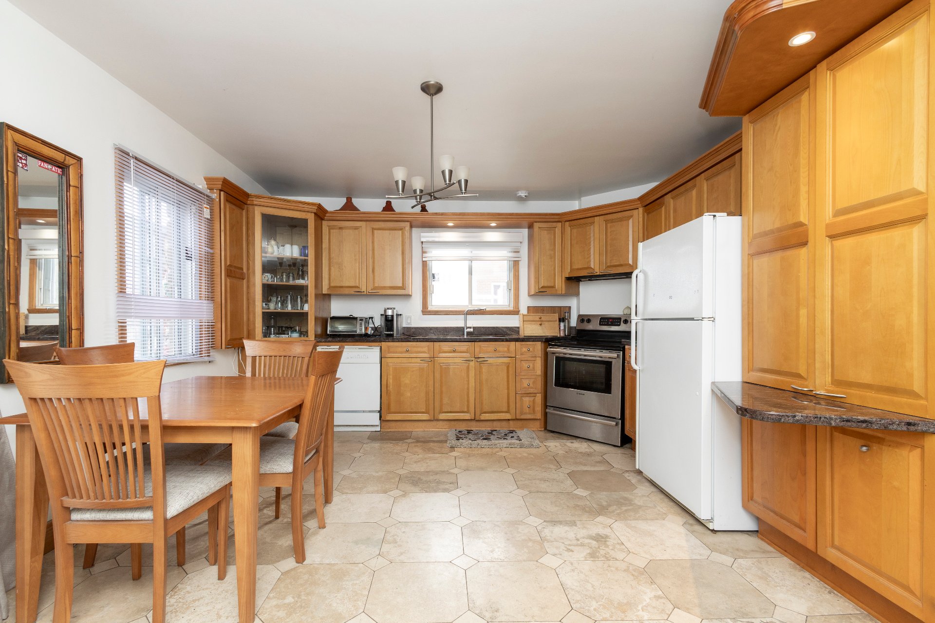 12055 Av. Éthier, Montréal (Montréal-Nord), Quebec H1H3H8, 2 Chambres Chambres, 11 Chambres Chambres,2 Salle de bainSalle de bain,Résidentiel,À vendre,Av. Éthier,27301037