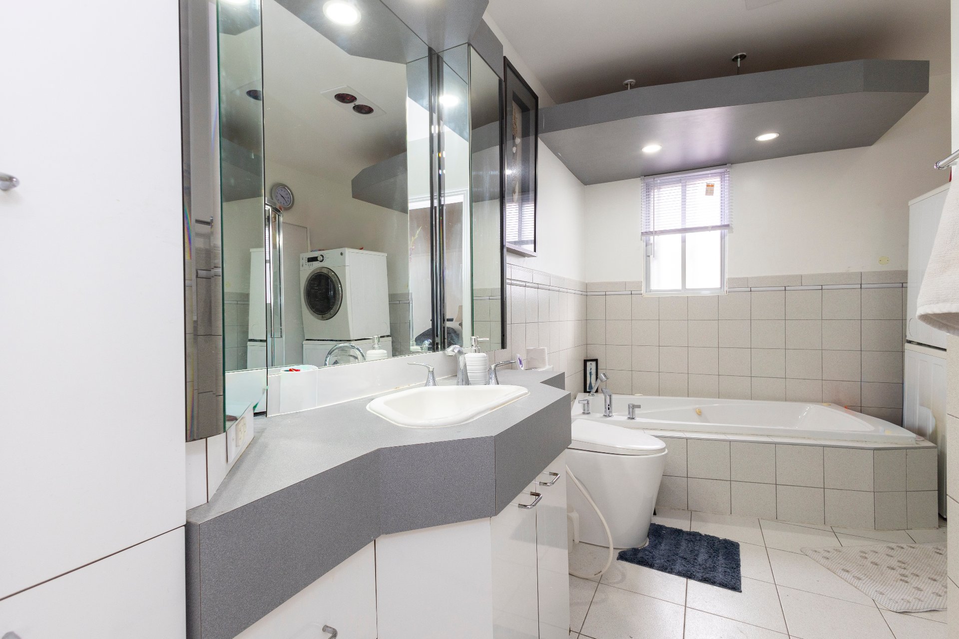 12055 Av. Éthier, Montréal (Montréal-Nord), Quebec H1H3H8, 2 Chambres Chambres, 11 Chambres Chambres,2 Salle de bainSalle de bain,Résidentiel,À vendre,Av. Éthier,27301037