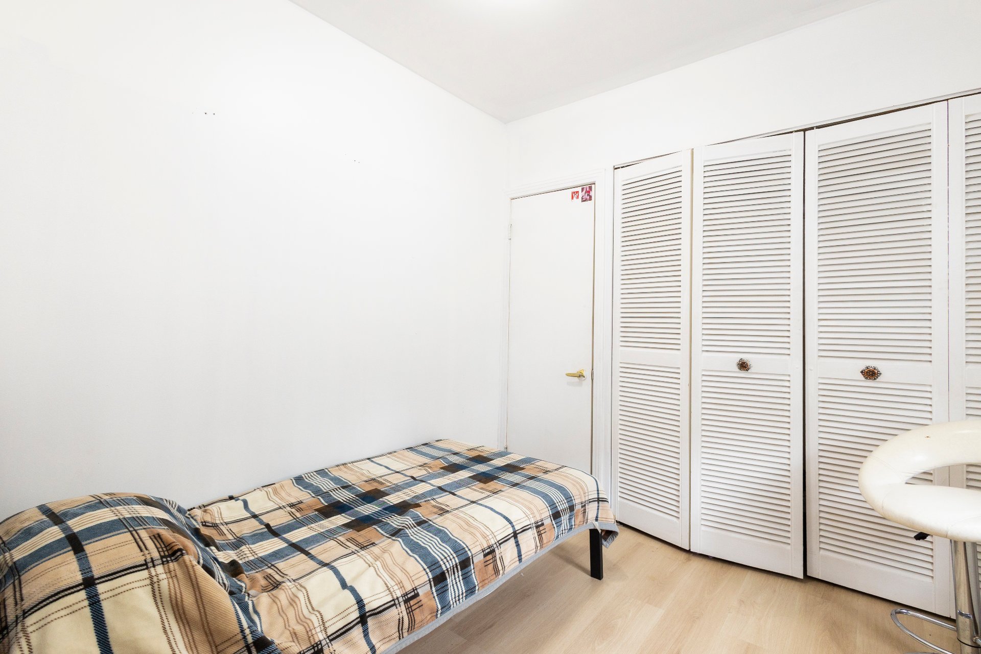 12055 Av. Éthier, Montréal (Montréal-Nord), Quebec H1H3H8, 2 Chambres Chambres, 11 Chambres Chambres,2 Salle de bainSalle de bain,Résidentiel,À vendre,Av. Éthier,27301037