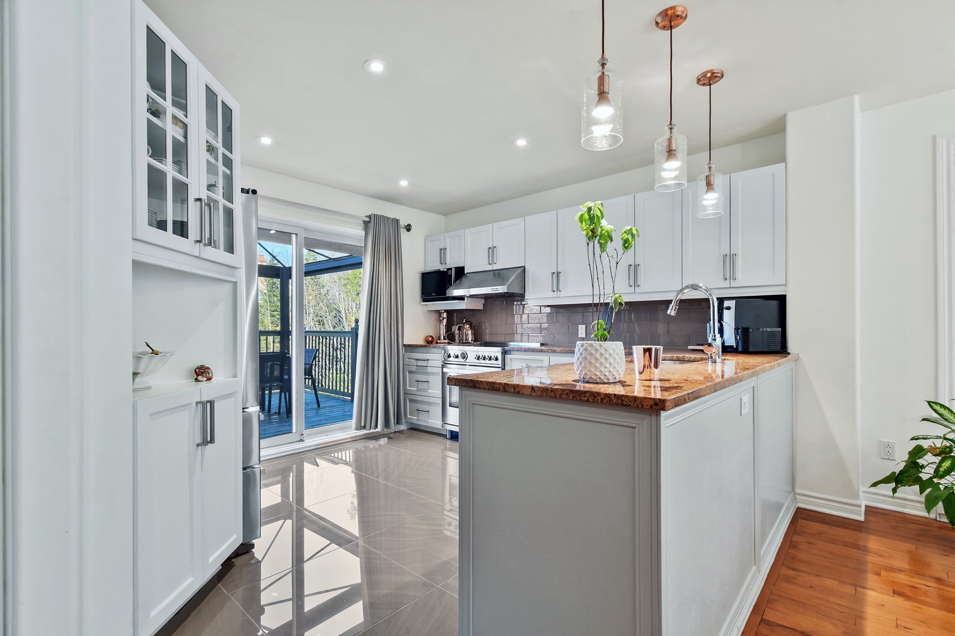 1122 Rue des Gouverneurs, Prévost, Quebec J0R1T0, 3 Bedrooms Bedrooms, 12 Rooms Rooms,1 BathroomBathrooms,Residential,For Sale,Rue des Gouverneurs,11191228