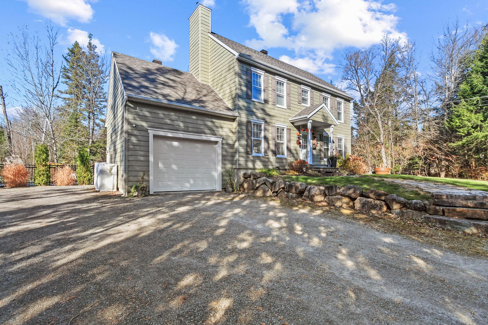 1122 Rue des Gouverneurs, Prévost, Quebec J0R1T0, 3 Bedrooms Bedrooms, 12 Rooms Rooms,1 BathroomBathrooms,Residential,For Sale,Rue des Gouverneurs,11191228