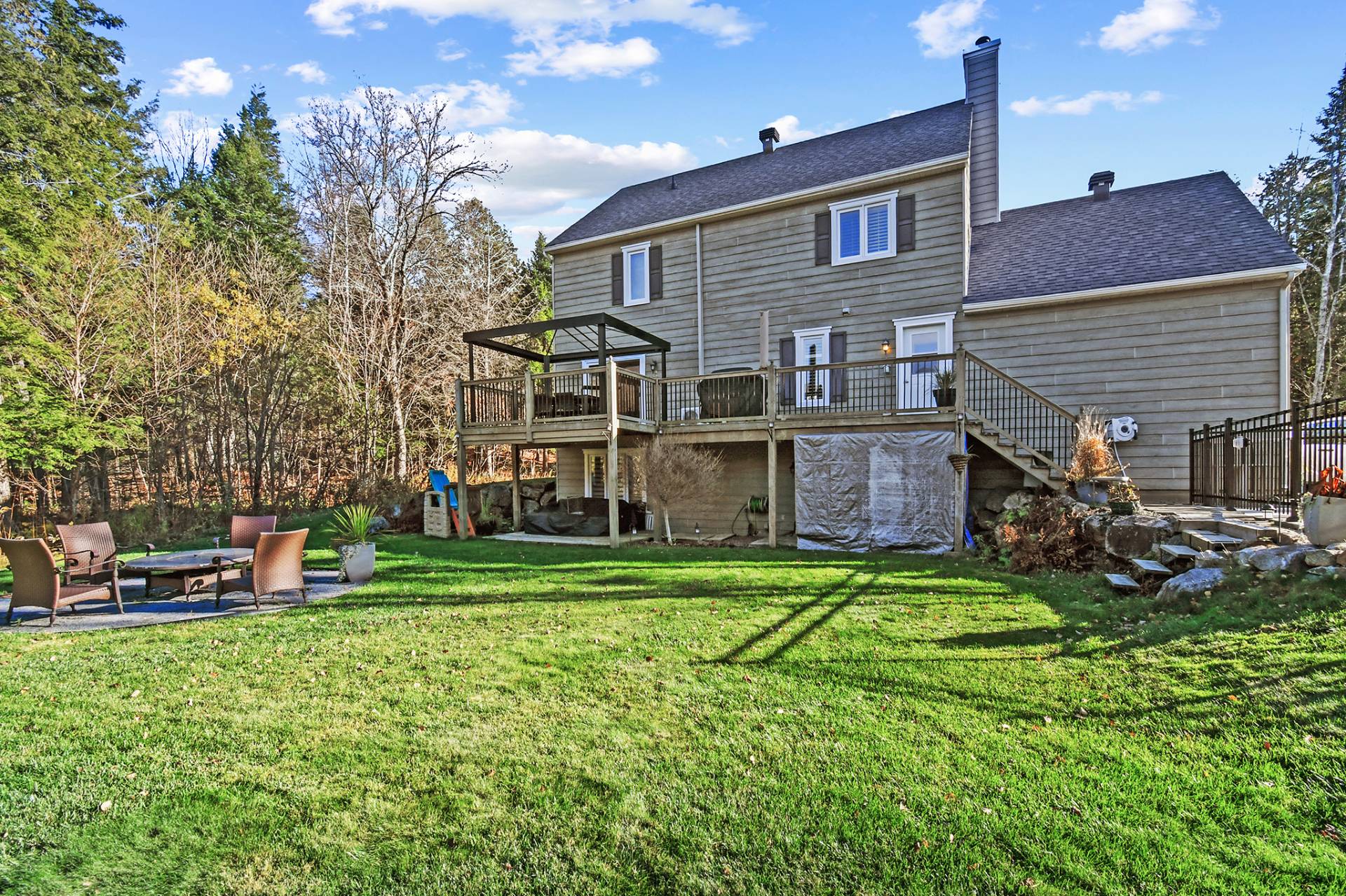 1122 Rue des Gouverneurs, Prévost, Quebec J0R1T0, 3 Bedrooms Bedrooms, 12 Rooms Rooms,1 BathroomBathrooms,Residential,For Sale,Rue des Gouverneurs,11191228