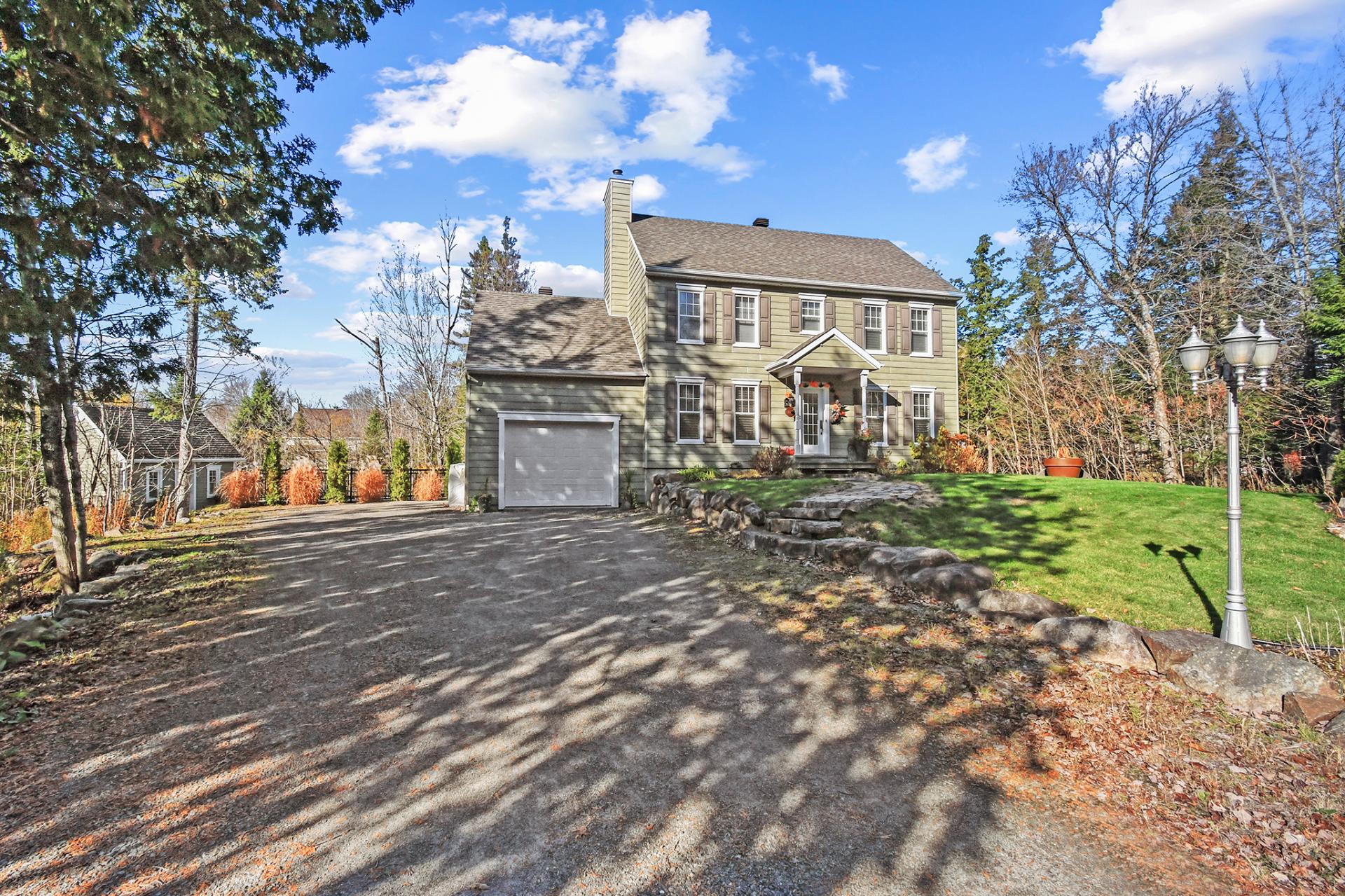 1122 Rue des Gouverneurs, Prévost, Quebec J0R1T0, 3 Bedrooms Bedrooms, 12 Rooms Rooms,1 BathroomBathrooms,Residential,For Sale,Rue des Gouverneurs,11191228