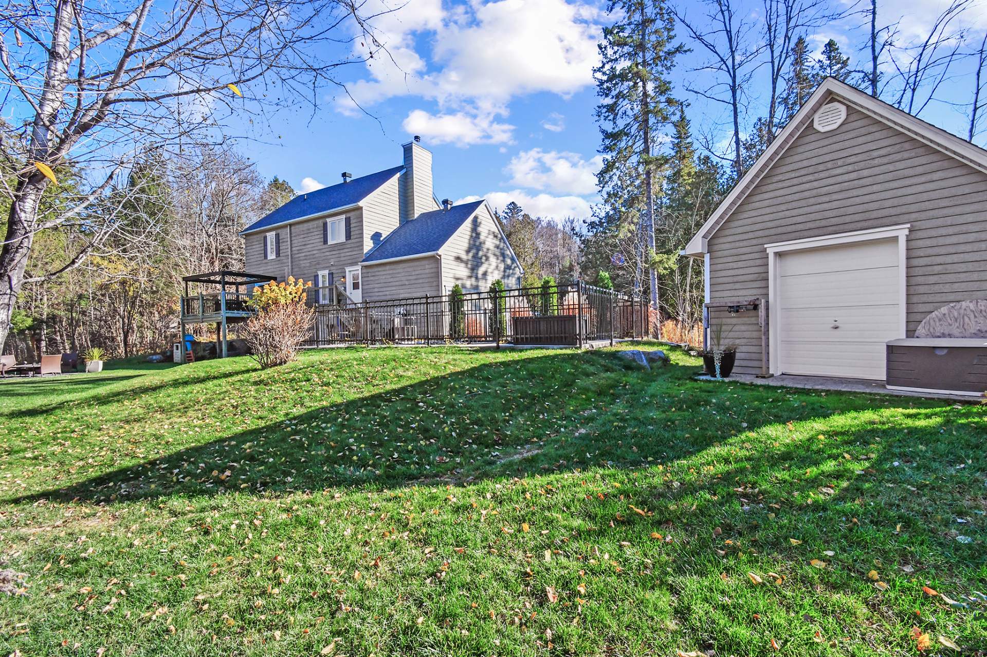 1122 Rue des Gouverneurs, Prévost, Quebec J0R1T0, 3 Bedrooms Bedrooms, 12 Rooms Rooms,1 BathroomBathrooms,Residential,For Sale,Rue des Gouverneurs,11191228