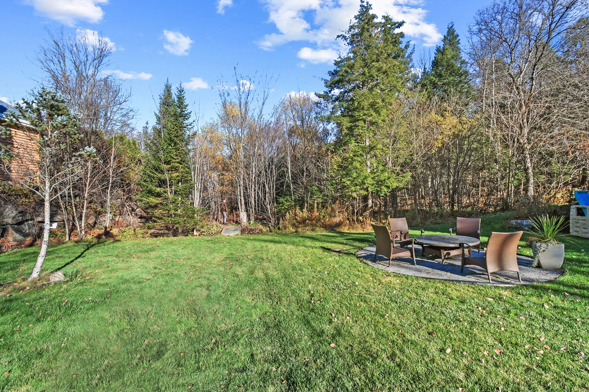 1122 Rue des Gouverneurs, Prévost, Quebec J0R1T0, 3 Bedrooms Bedrooms, 12 Rooms Rooms,1 BathroomBathrooms,Residential,For Sale,Rue des Gouverneurs,11191228