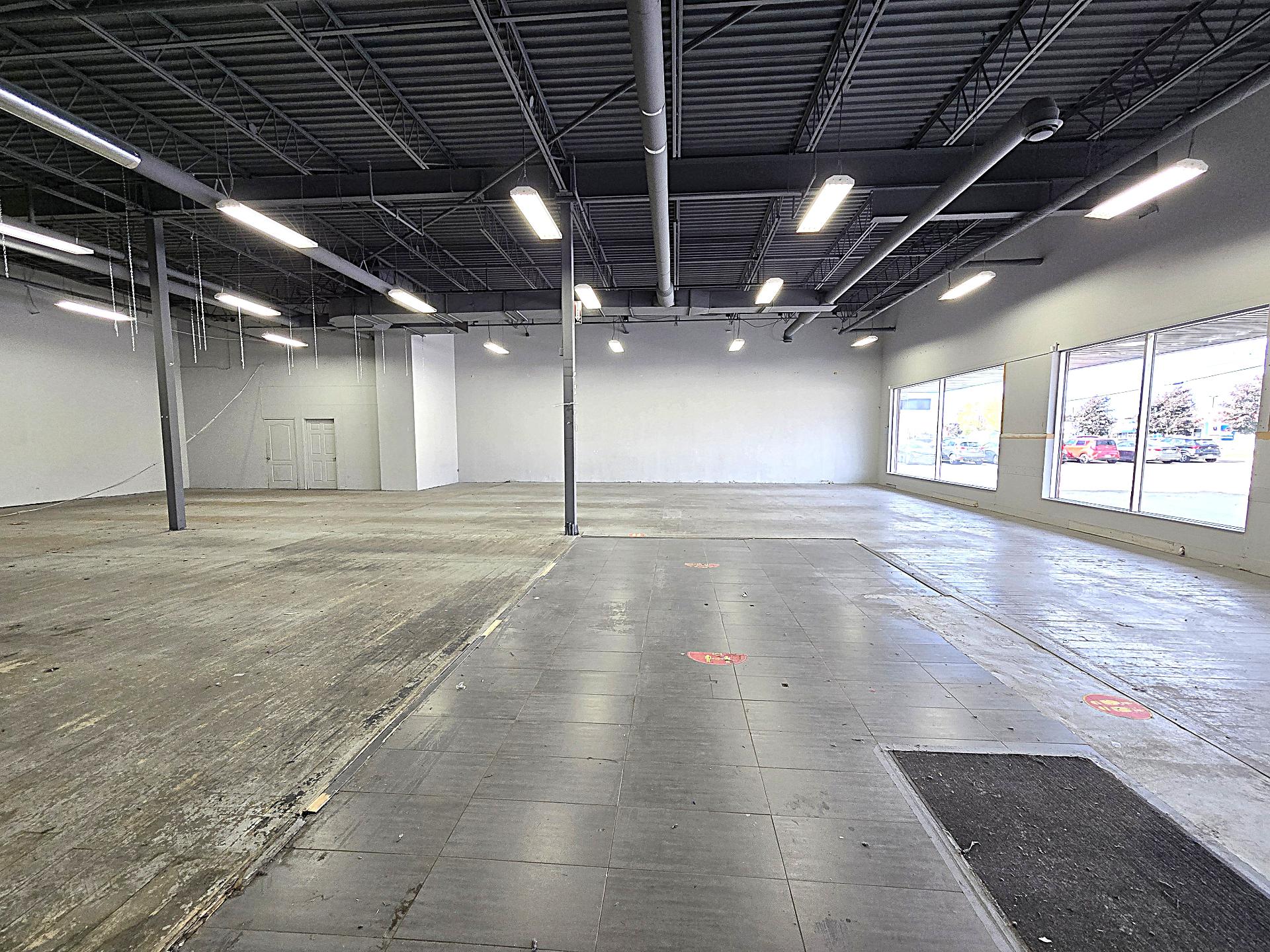 136 25e Avenue, Saint-Eustache, Quebec J7P2V2, ,Commercial,For Rent,25e Avenue,21796179